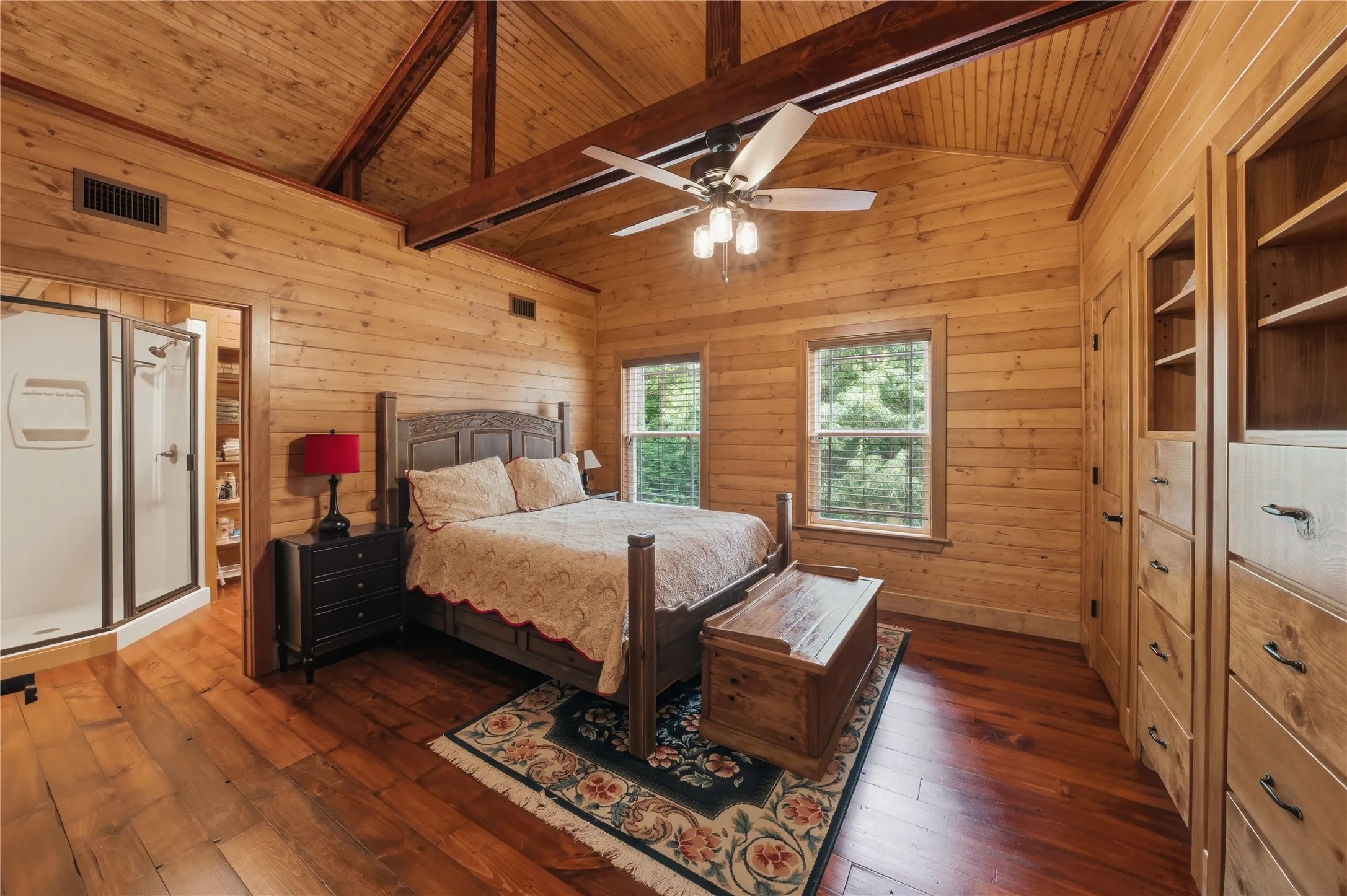 Single Family Residence For Sale in Cherokee County , 2287 CR 3402, Bullard, Texas 75757, 3 Bedrooms, 4 Bathrooms, 2 Garage spaces, 3,200 Sqft, built in 2015, Price $1,625,000, mls#21265249, Real Estate Agent in Bullard, Homes For Sale in Cherokee county, Homes For Sale in Bullard, Realtor in Bullard Texas, Real Estate Brokerage Independent Realty Texas, Luminita Cordes Realtor