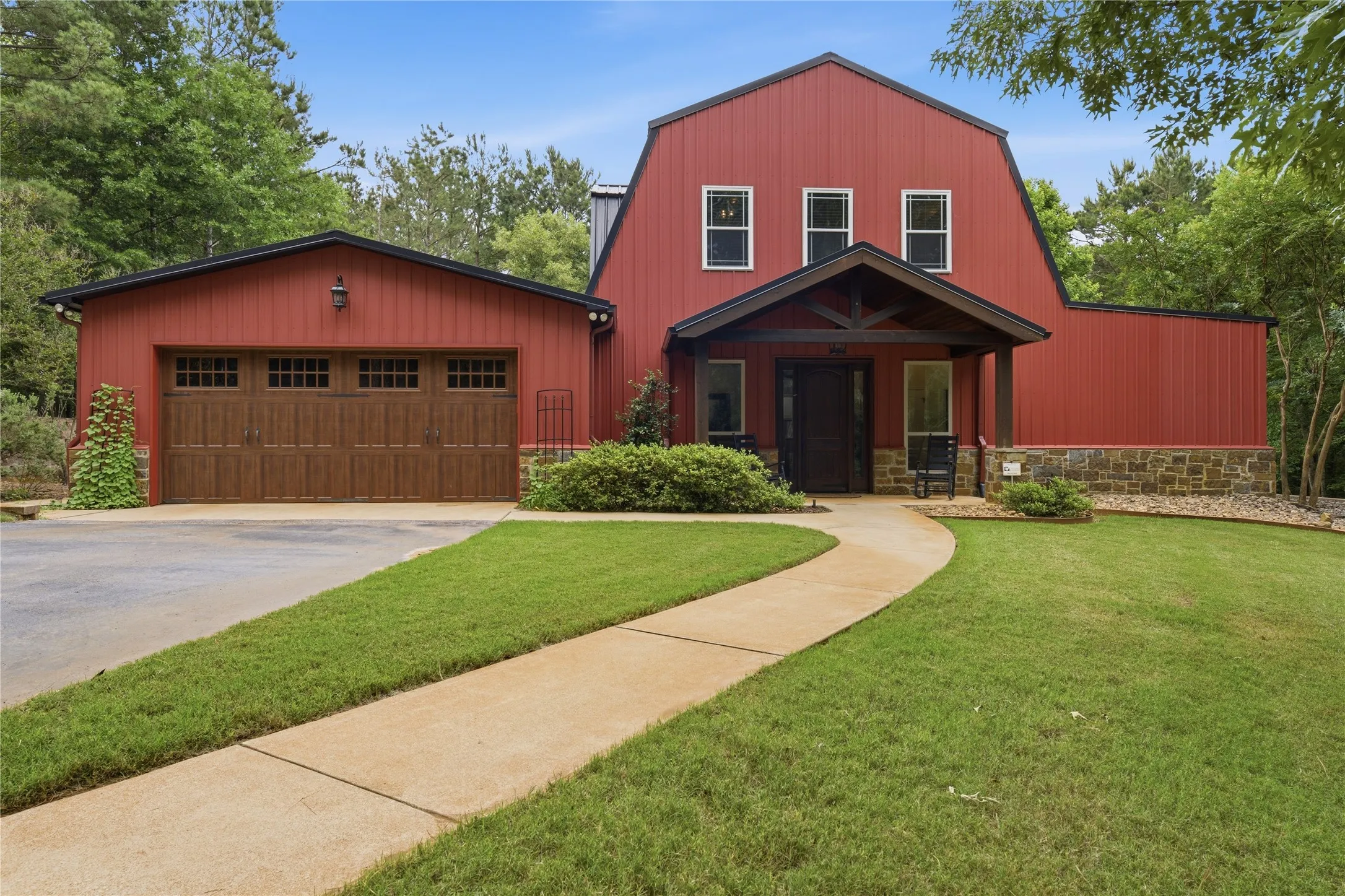 Single Family Residence For Sale in Cherokee County , 2287 CR 3402, Bullard, Texas 75757, 3 Bedrooms, 4 Bathrooms, 2 Garage spaces, 3,200 Sqft, built in 2015, Price $1,625,000, mls#21265249, Real Estate Agent in Bullard, Homes For Sale in Cherokee county, Homes For Sale in Bullard, Realtor in Bullard Texas, Real Estate Brokerage Independent Realty Texas, Luminita Cordes Realtor
