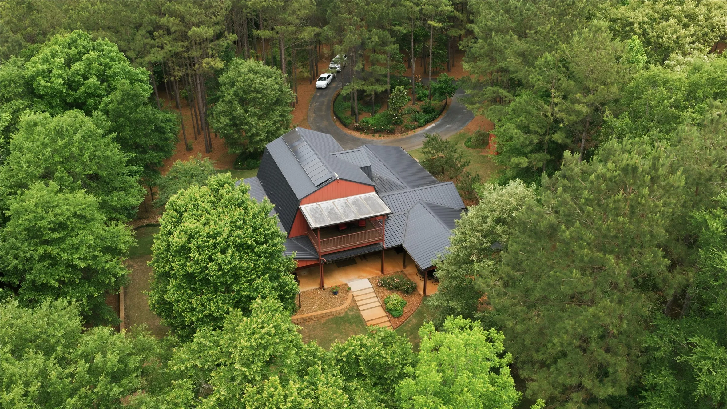 Single Family Residence For Sale in Cherokee County , 2287 CR 3402, Bullard, Texas 75757, 3 Bedrooms, 4 Bathrooms, 2 Garage spaces, 3,200 Sqft, built in 2015, Price $1,625,000, mls#21265249, Real Estate Agent in Bullard, Homes For Sale in Cherokee county, Homes For Sale in Bullard, Realtor in Bullard Texas, Real Estate Brokerage Independent Realty Texas, Luminita Cordes Realtor