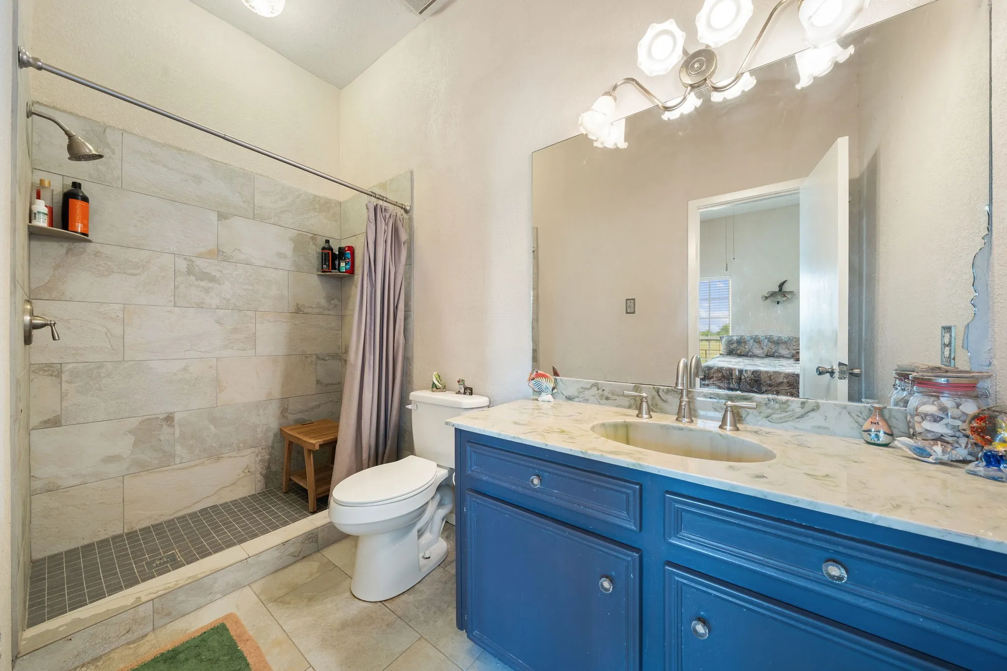 Single Family Residence For Sale in Hunt County , 404 Fm 1566 W, Wolfe City, Texas 75496, 2 Bedrooms, 2 Bathrooms, Garage spaces, 1,628 Sqft, built in 1965, Price $1,200,000, mls#21262261, Real Estate Agent in Wolfe City, Homes For Sale in Hunt county, Homes For Sale in Wolfe City, Realtor in Wolfe City Texas, Real Estate Brokerage Independent Realty Texas, Luminita Cordes Realtor