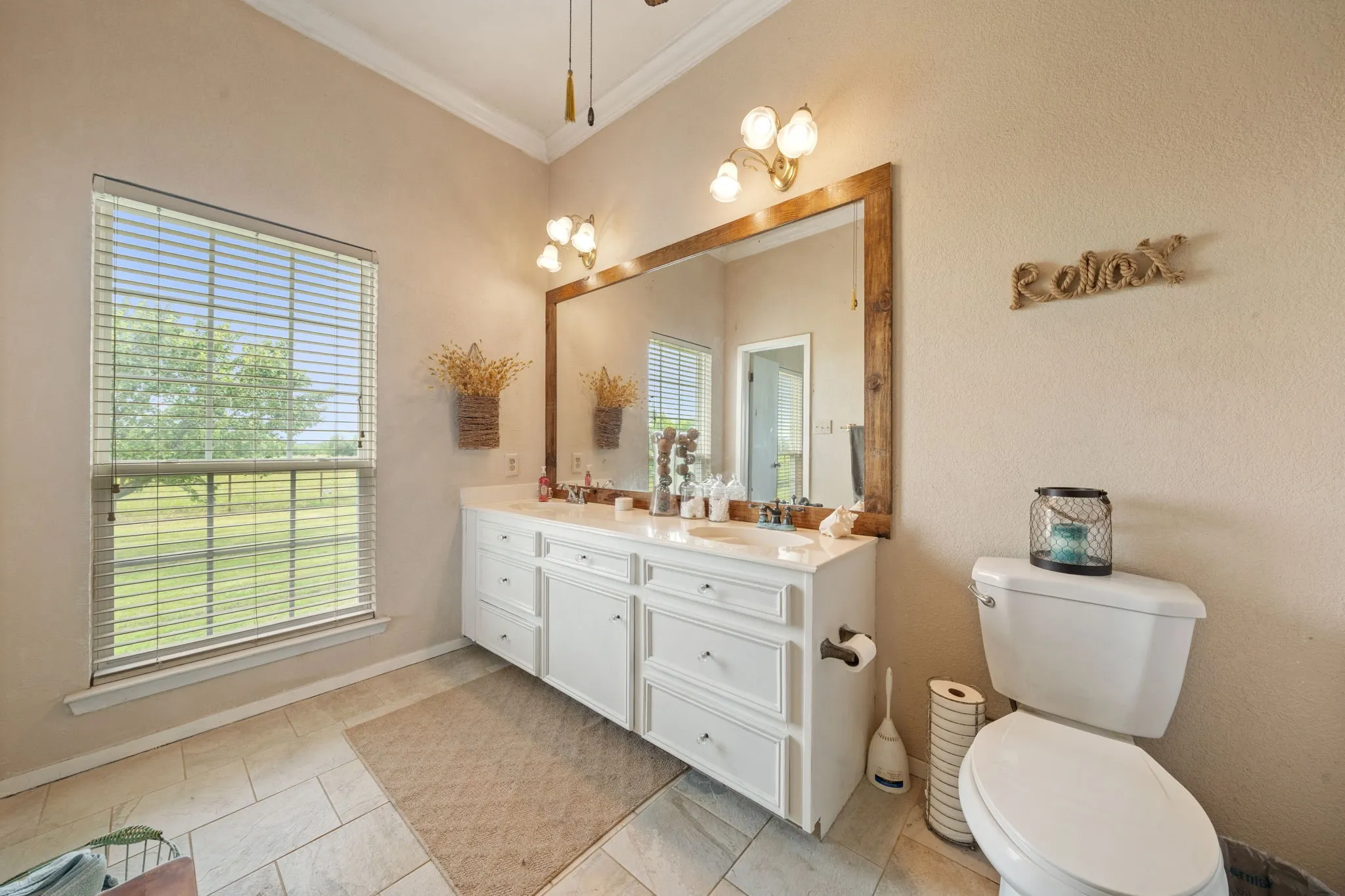 Single Family Residence For Sale in Hunt County , 404 Fm 1566 W, Wolfe City, Texas 75496, 2 Bedrooms, 2 Bathrooms, Garage spaces, 1,628 Sqft, built in 1965, Price $1,200,000, mls#21262261, Real Estate Agent in Wolfe City, Homes For Sale in Hunt county, Homes For Sale in Wolfe City, Realtor in Wolfe City Texas, Real Estate Brokerage Independent Realty Texas, Luminita Cordes Realtor