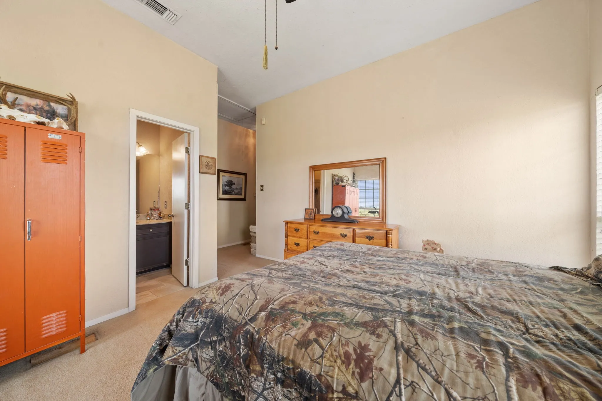 Single Family Residence For Sale in Hunt County , 404 Fm 1566 W, Wolfe City, Texas 75496, 2 Bedrooms, 2 Bathrooms, Garage spaces, 1,628 Sqft, built in 1965, Price $1,200,000, mls#21262261, Real Estate Agent in Wolfe City, Homes For Sale in Hunt county, Homes For Sale in Wolfe City, Realtor in Wolfe City Texas, Real Estate Brokerage Independent Realty Texas, Luminita Cordes Realtor