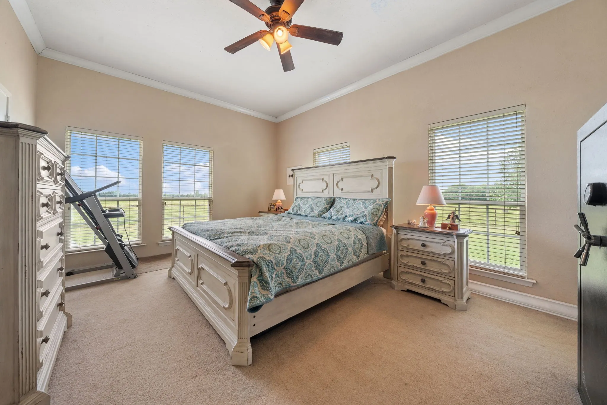Single Family Residence For Sale in Hunt County , 404 Fm 1566 W, Wolfe City, Texas 75496, 2 Bedrooms, 2 Bathrooms, Garage spaces, 1,628 Sqft, built in 1965, Price $1,200,000, mls#21262261, Real Estate Agent in Wolfe City, Homes For Sale in Hunt county, Homes For Sale in Wolfe City, Realtor in Wolfe City Texas, Real Estate Brokerage Independent Realty Texas, Luminita Cordes Realtor