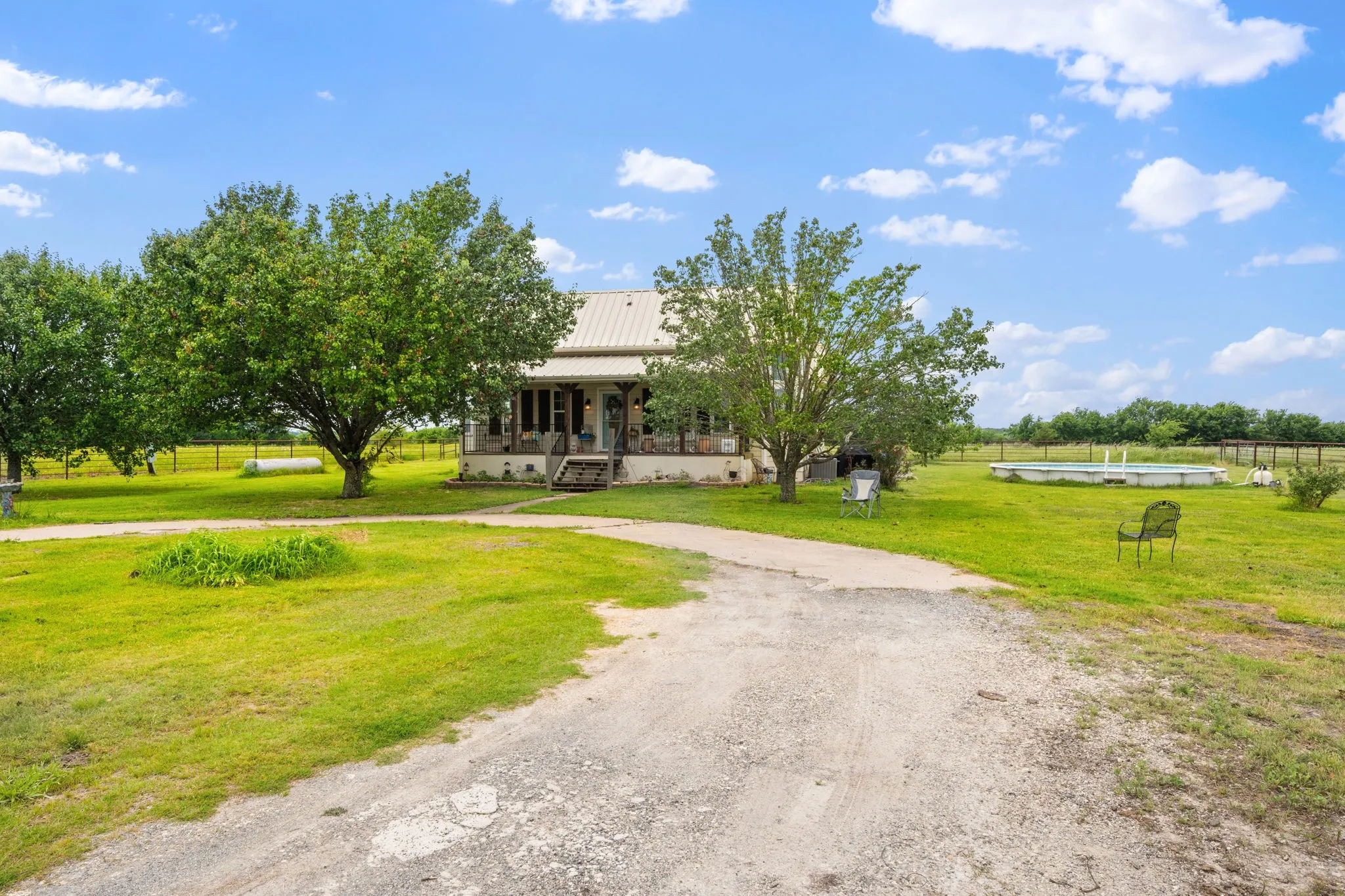 Single Family Residence For Sale in Hunt County , 404 Fm 1566 W, Wolfe City, Texas 75496, 2 Bedrooms, 2 Bathrooms, Garage spaces, 1,628 Sqft, built in 1965, Price $1,200,000, mls#21262261, Real Estate Agent in Wolfe City, Homes For Sale in Hunt county, Homes For Sale in Wolfe City, Realtor in Wolfe City Texas, Real Estate Brokerage Independent Realty Texas, Luminita Cordes Realtor