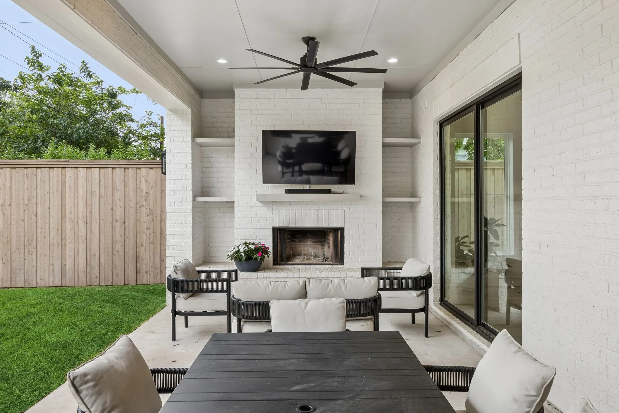 Single Family Residence For Sale in Dallas County , 10215 Lynford Drive, Dallas, Texas 75238, 4 Bedroom, 5 Bathroom, 2 Garage spaces, 4,291 Sqft, built in 2025, mls#21264342, Real Estate Agent in Dallas, Homes For Sale in Dallas county, Homes For Sale in Dallas, Realtor in Dallas Texas, Real Estate Brokerage Independent Realty Texas, Luminita Cordes Realtor