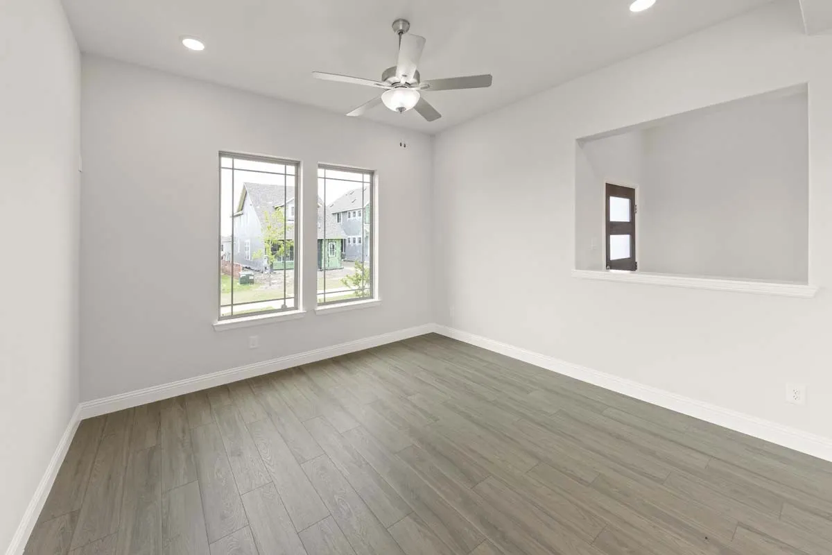03-475-shady-square-lavon-tx-living-room-windows