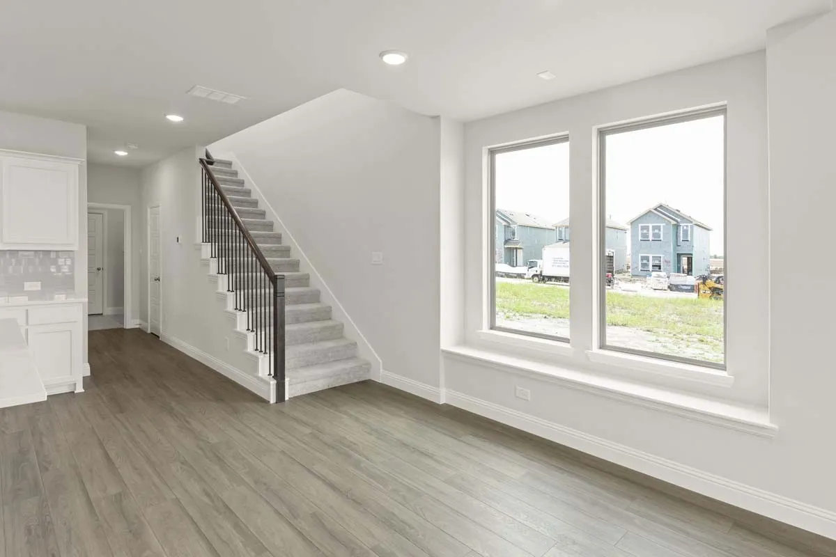 08-475-shady-square-lavon-tx-living-room-stairs