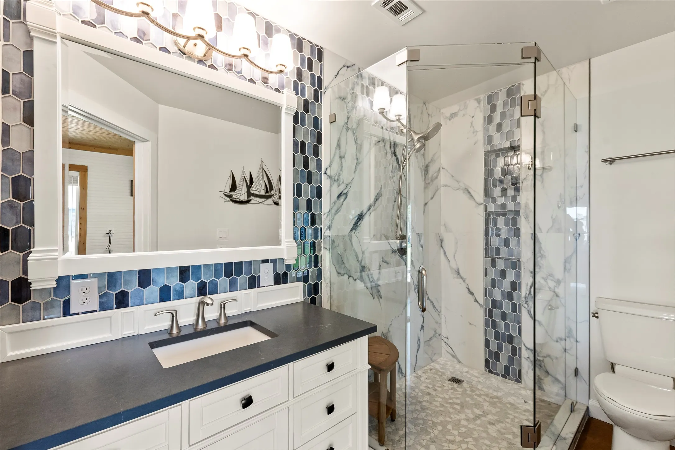 Full Bathroom Guest Quarters