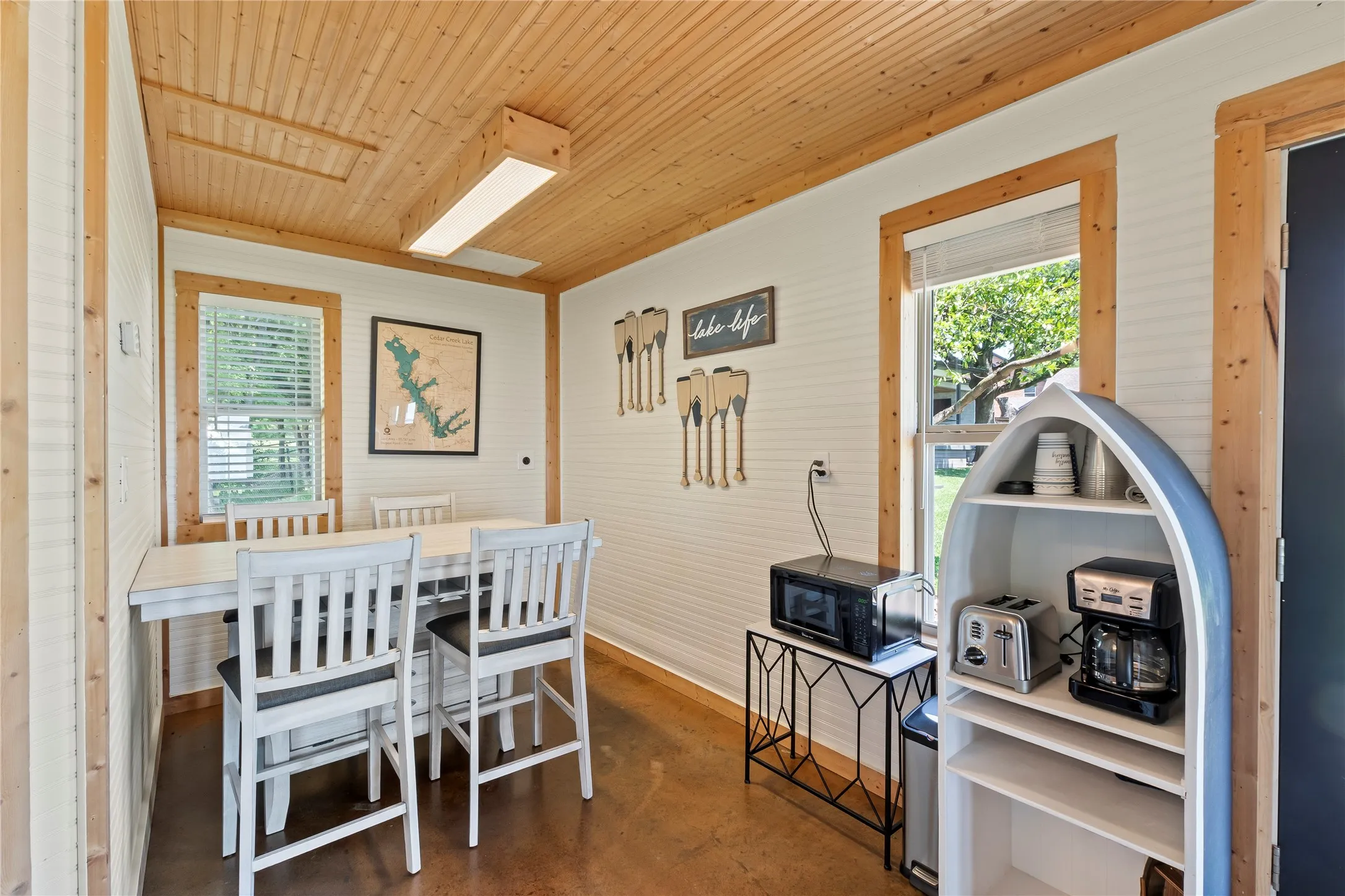 Dining Area for Guest Quarters