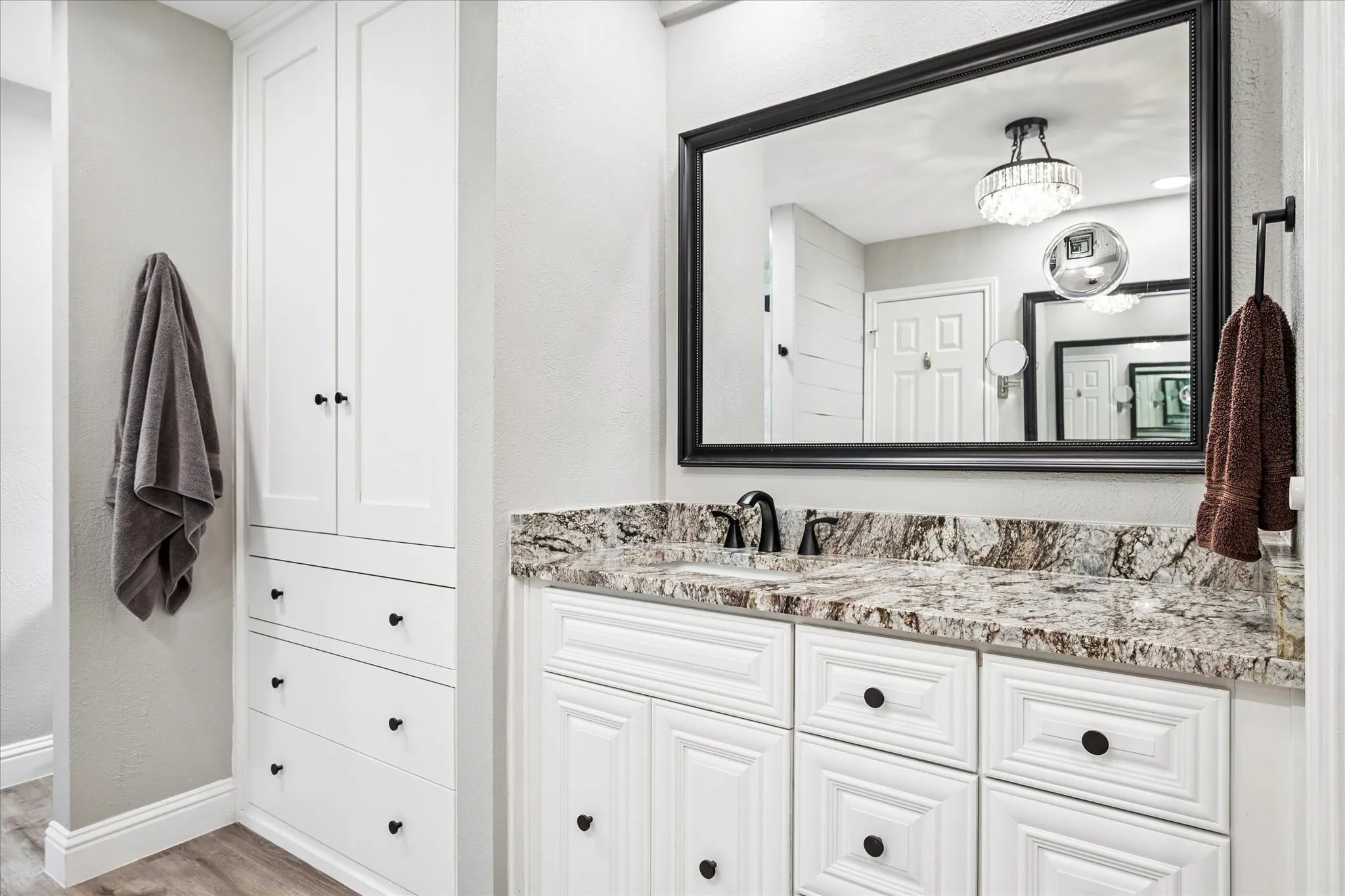 Single Family Residence For Sale in Collin County , 4013 Clipper Court, Plano, Texas 75023, 4 Bedroom, 2 Bathroom, 2 Garage spaces, 2,275 Sqft, built in 1981, mls#21259396, Real Estate Agent in Plano, Homes For Sale in Collin county, Homes For Sale in Plano, Realtor in Plano Texas, Real Estate Brokerage Independent Realty Texas, Luminita Cordes Realtor