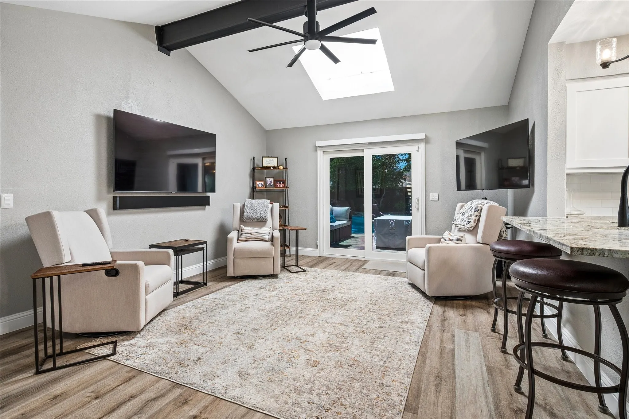 Single Family Residence For Sale in Collin County , 4013 Clipper Court, Plano, Texas 75023, 4 Bedroom, 2 Bathroom, 2 Garage spaces, 2,275 Sqft, built in 1981, mls#21259396, Real Estate Agent in Plano, Homes For Sale in Collin county, Homes For Sale in Plano, Realtor in Plano Texas, Real Estate Brokerage Independent Realty Texas, Luminita Cordes Realtor