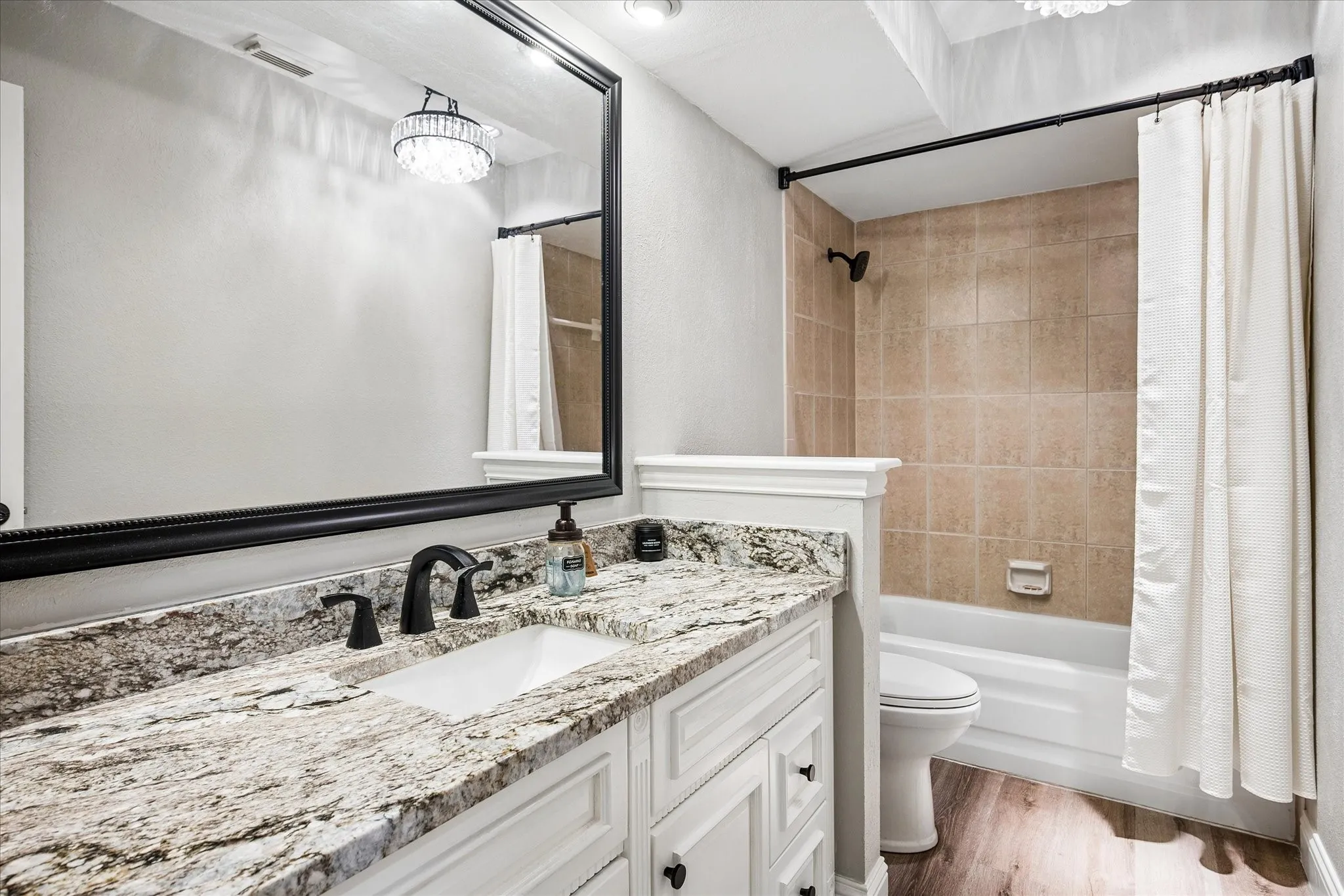 Single Family Residence For Sale in Collin County , 4013 Clipper Court, Plano, Texas 75023, 4 Bedroom, 2 Bathroom, 2 Garage spaces, 2,275 Sqft, built in 1981, mls#21259396, Real Estate Agent in Plano, Homes For Sale in Collin county, Homes For Sale in Plano, Realtor in Plano Texas, Real Estate Brokerage Independent Realty Texas, Luminita Cordes Realtor