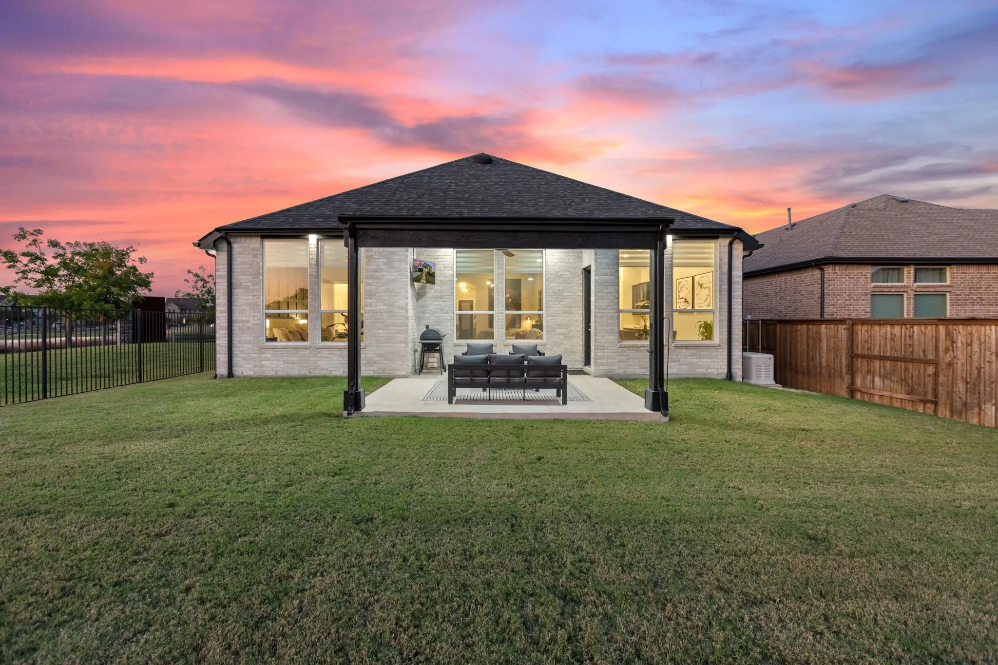 Single Family Residence For Sale in Grayson County , 1725 Mcdougall Creek, Van Alstyne, Texas 75495, 4 Bedroom, 2 Bathroom, 2 Garage spaces, 2,240 Sqft, built in 2021, mls#21265235, Real Estate Agent in Van Alstyne, Homes For Sale in Grayson county, Homes For Sale in Van Alstyne, Realtor in Van Alstyne Texas, Real Estate Brokerage Independent Realty Texas, Luminita Cordes Realtor