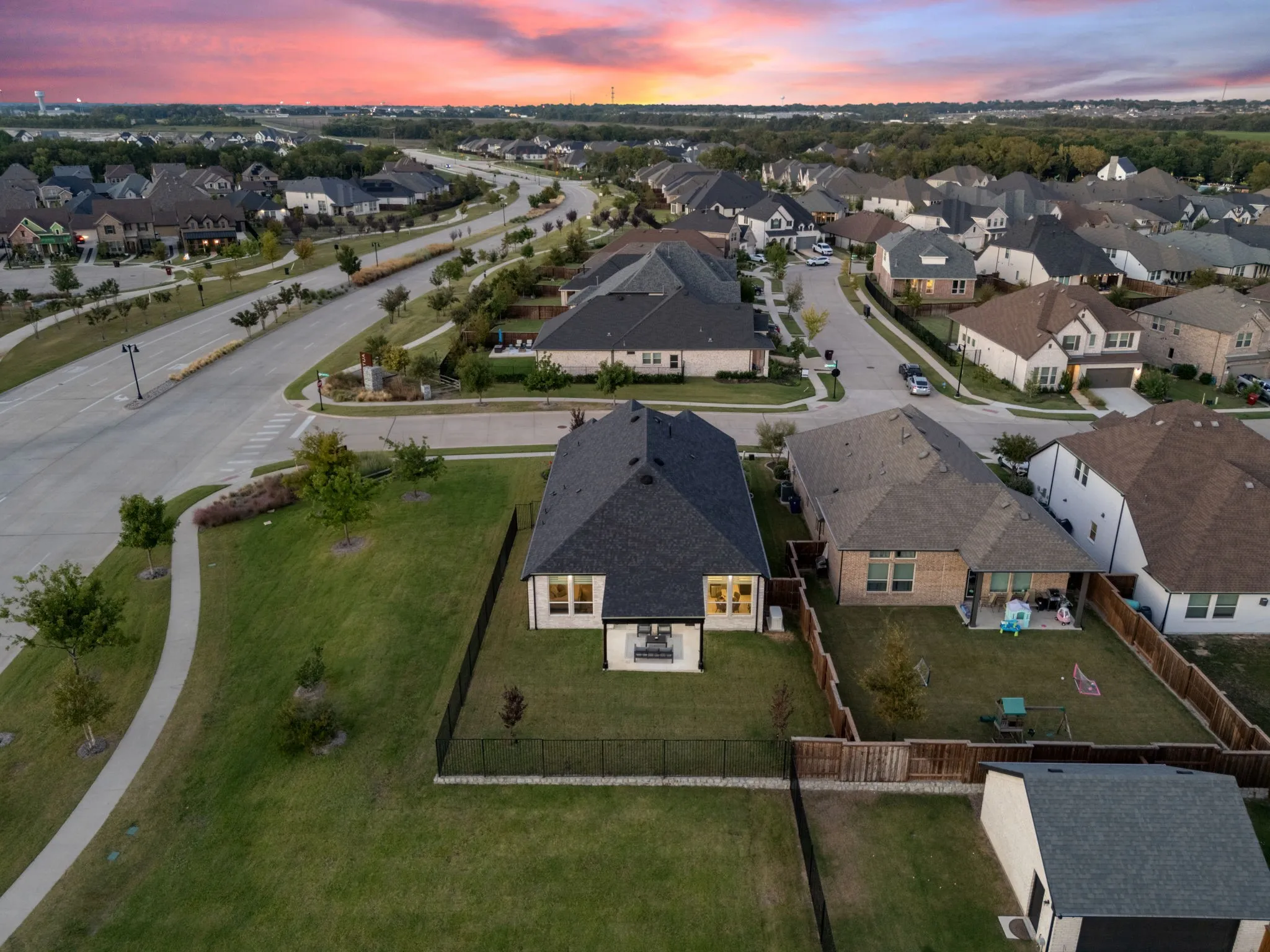 Single Family Residence For Sale in Grayson County , 1725 Mcdougall Creek, Van Alstyne, Texas 75495, 4 Bedroom, 2 Bathroom, 2 Garage spaces, 2,240 Sqft, built in 2021, mls#21265235, Real Estate Agent in Van Alstyne, Homes For Sale in Grayson county, Homes For Sale in Van Alstyne, Realtor in Van Alstyne Texas, Real Estate Brokerage Independent Realty Texas, Luminita Cordes Realtor
