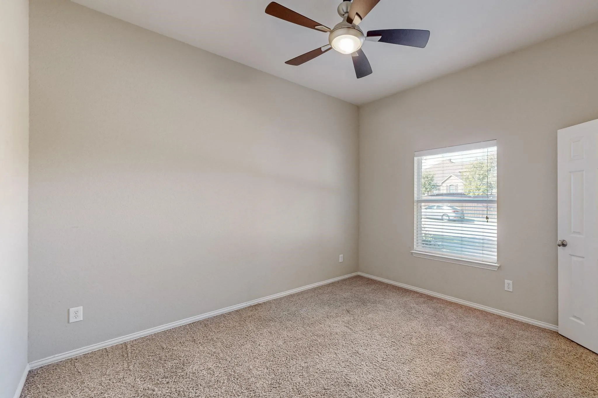 Single Family Residence For Rent in Denton County , 14609 Frisco Ranch Drive, Little Elm, Texas 75068, 4 Bedrooms, 3 Bathrooms, 2 Garage spaces, 3,244 Sqft, built in 2005, Price $2,800, mls#21265294, Real Estate Agent in Little Elm, Homes For Rent in Denton county, Homes For Rent in Little Elm, Realtor in Little Elm Texas, Real Estate Brokerage Independent Realty Texas, Luminita Cordes Realtor