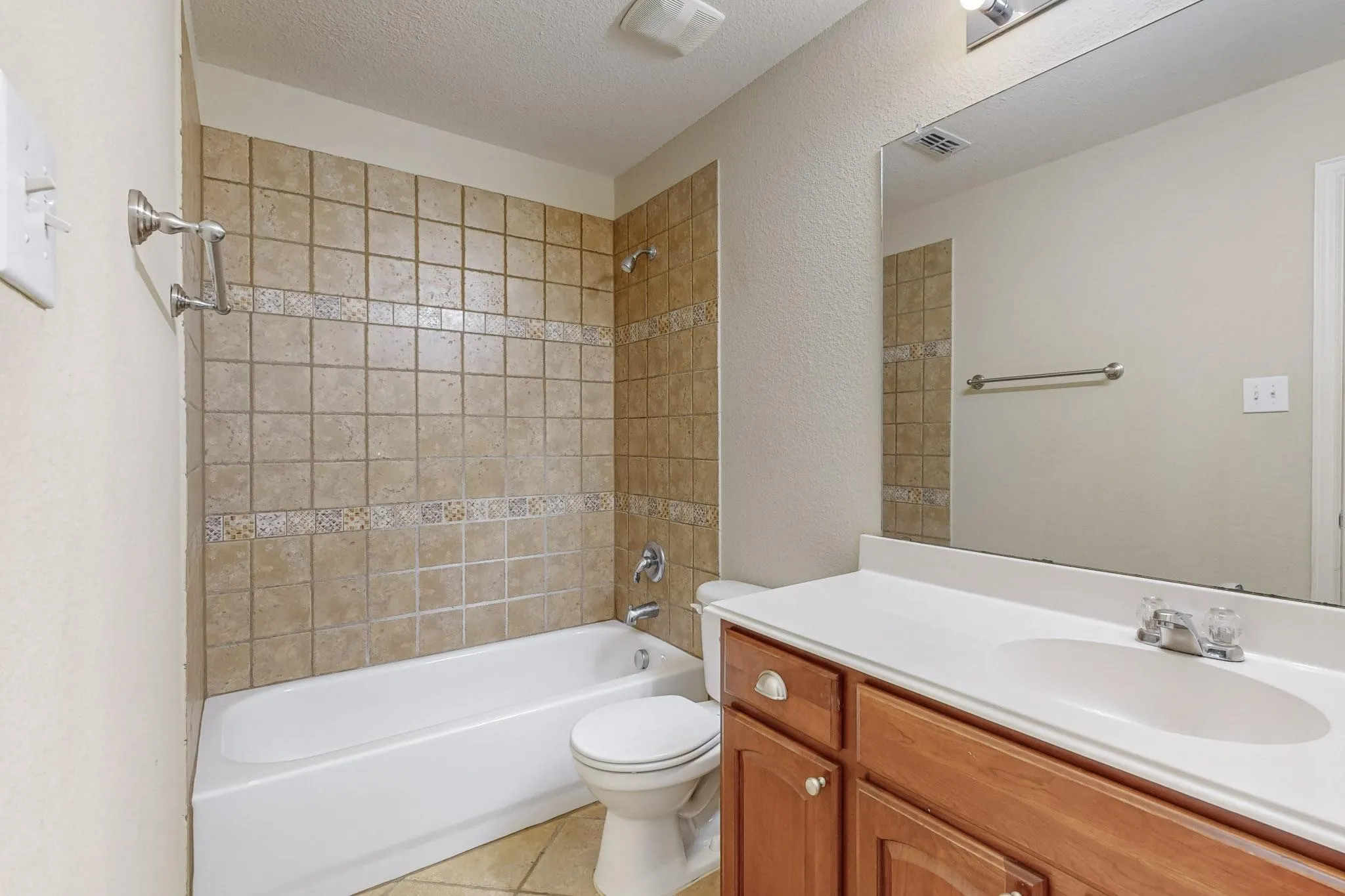 Single Family Residence For Rent in Denton County , 14609 Frisco Ranch Drive, Little Elm, Texas 75068, 4 Bedrooms, 3 Bathrooms, 2 Garage spaces, 3,244 Sqft, built in 2005, Price $2,800, mls#21265294, Real Estate Agent in Little Elm, Homes For Rent in Denton county, Homes For Rent in Little Elm, Realtor in Little Elm Texas, Real Estate Brokerage Independent Realty Texas, Luminita Cordes Realtor