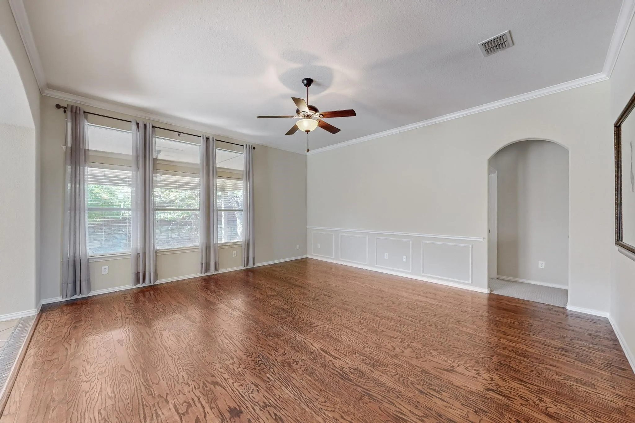 Single Family Residence For Rent in Denton County , 14609 Frisco Ranch Drive, Little Elm, Texas 75068, 4 Bedrooms, 3 Bathrooms, 2 Garage spaces, 3,244 Sqft, built in 2005, Price $2,800, mls#21265294, Real Estate Agent in Little Elm, Homes For Rent in Denton county, Homes For Rent in Little Elm, Realtor in Little Elm Texas, Real Estate Brokerage Independent Realty Texas, Luminita Cordes Realtor