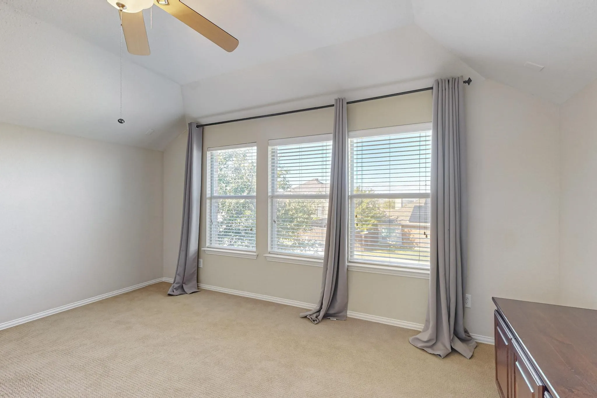 Single Family Residence For Rent in Denton County , 14609 Frisco Ranch Drive, Little Elm, Texas 75068, 4 Bedrooms, 3 Bathrooms, 2 Garage spaces, 3,244 Sqft, built in 2005, Price $2,800, mls#21265294, Real Estate Agent in Little Elm, Homes For Rent in Denton county, Homes For Rent in Little Elm, Realtor in Little Elm Texas, Real Estate Brokerage Independent Realty Texas, Luminita Cordes Realtor