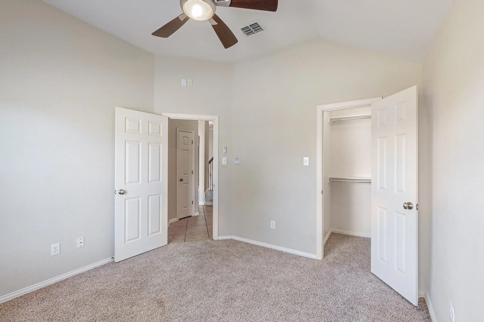 Single Family Residence For Rent in Denton County , 14609 Frisco Ranch Drive, Little Elm, Texas 75068, 4 Bedrooms, 3 Bathrooms, 2 Garage spaces, 3,244 Sqft, built in 2005, Price $2,800, mls#21265294, Real Estate Agent in Little Elm, Homes For Rent in Denton county, Homes For Rent in Little Elm, Realtor in Little Elm Texas, Real Estate Brokerage Independent Realty Texas, Luminita Cordes Realtor