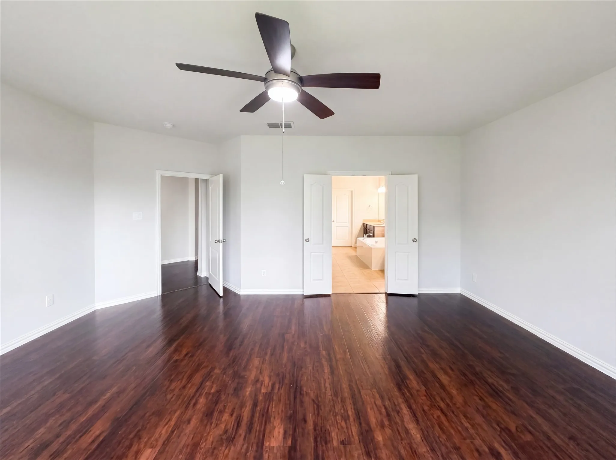 Single Family Residence For Sale in Denton County , 1501 Martin Creek Drive, Little Elm, Texas 75068, 5 Bedroom, 3 Bathroom, 2 Garage spaces, 3,586 Sqft, built in 2013, mls#21265293, Real Estate Agent in Little Elm, Homes For Sale in Denton county, Homes For Sale in Little Elm, Realtor in Little Elm Texas, Real Estate Brokerage Independent Realty Texas, Luminita Cordes Realtor