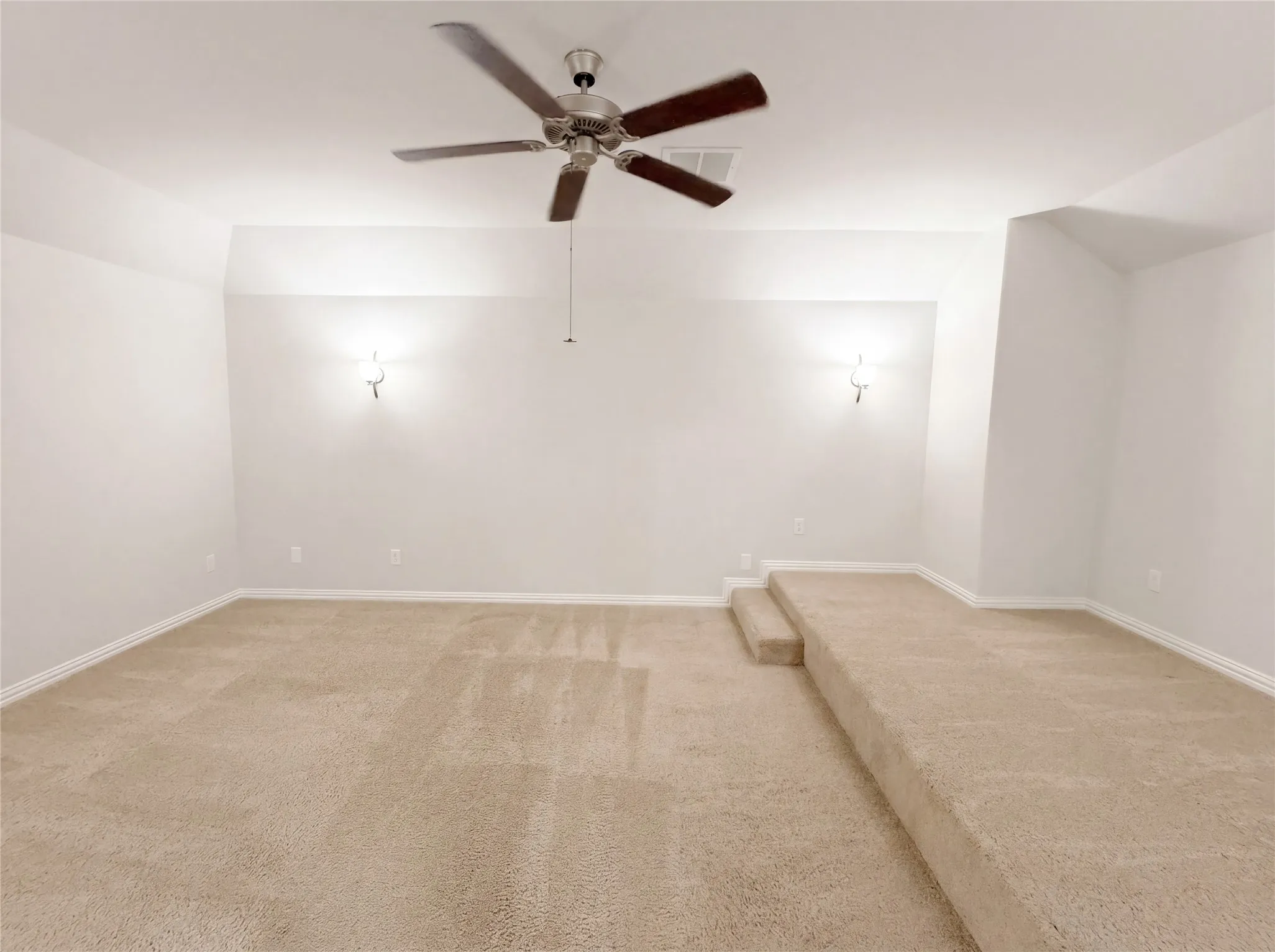 Single Family Residence For Sale in Denton County , 1501 Martin Creek Drive, Little Elm, Texas 75068, 5 Bedroom, 3 Bathroom, 2 Garage spaces, 3,586 Sqft, built in 2013, mls#21265293, Real Estate Agent in Little Elm, Homes For Sale in Denton county, Homes For Sale in Little Elm, Realtor in Little Elm Texas, Real Estate Brokerage Independent Realty Texas, Luminita Cordes Realtor