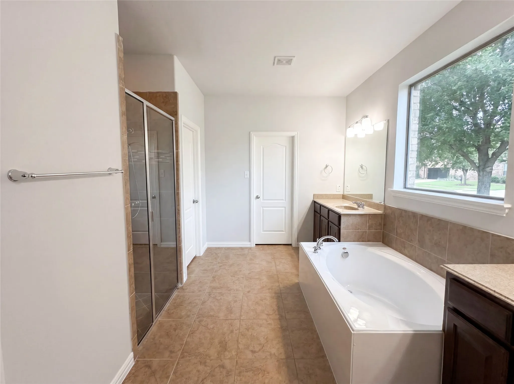 Single Family Residence For Sale in Denton County , 1501 Martin Creek Drive, Little Elm, Texas 75068, 5 Bedroom, 3 Bathroom, 2 Garage spaces, 3,586 Sqft, built in 2013, mls#21265293, Real Estate Agent in Little Elm, Homes For Sale in Denton county, Homes For Sale in Little Elm, Realtor in Little Elm Texas, Real Estate Brokerage Independent Realty Texas, Luminita Cordes Realtor