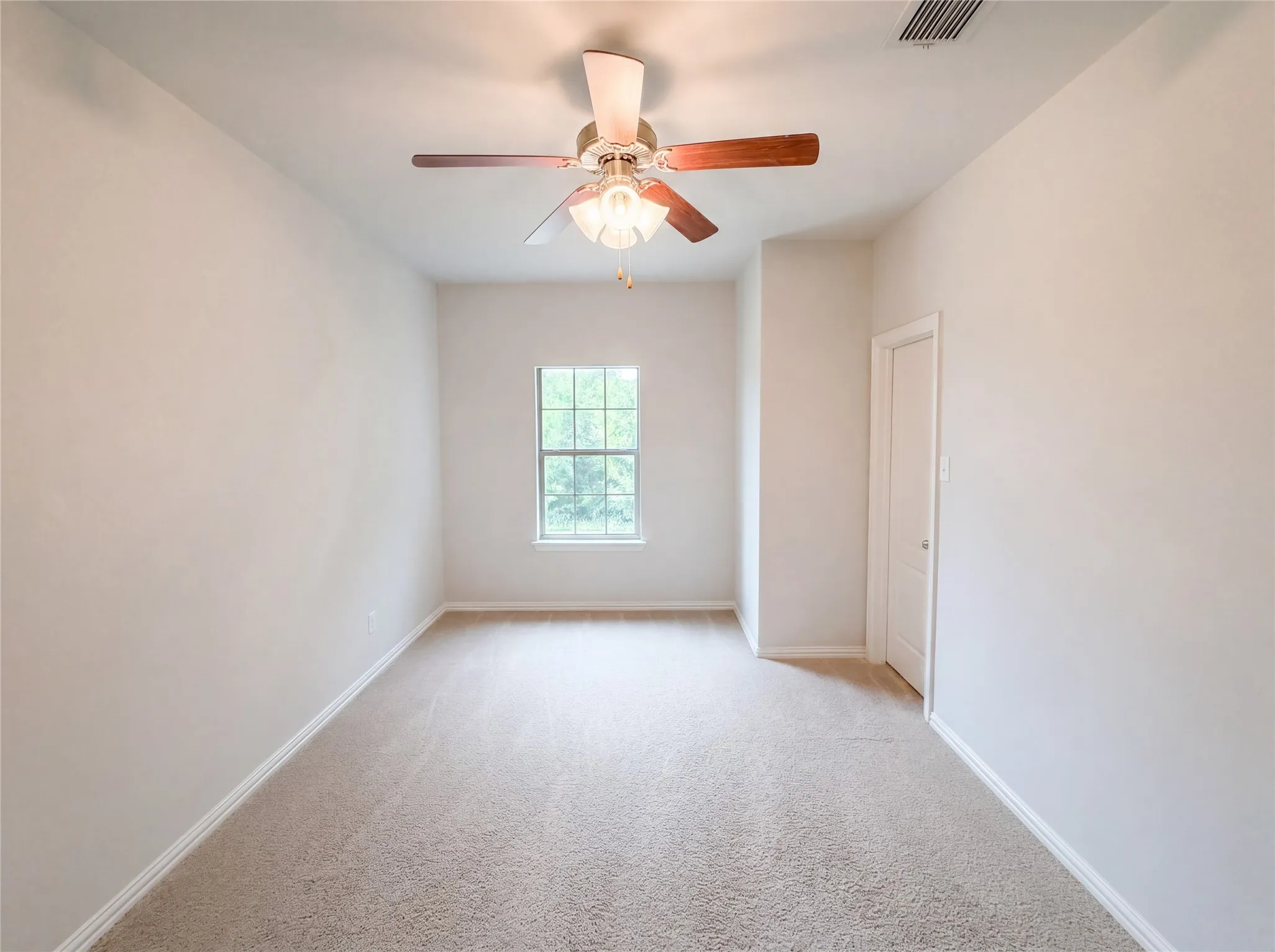 Single Family Residence For Sale in Denton County , 1501 Martin Creek Drive, Little Elm, Texas 75068, 5 Bedroom, 3 Bathroom, 2 Garage spaces, 3,586 Sqft, built in 2013, mls#21265293, Real Estate Agent in Little Elm, Homes For Sale in Denton county, Homes For Sale in Little Elm, Realtor in Little Elm Texas, Real Estate Brokerage Independent Realty Texas, Luminita Cordes Realtor