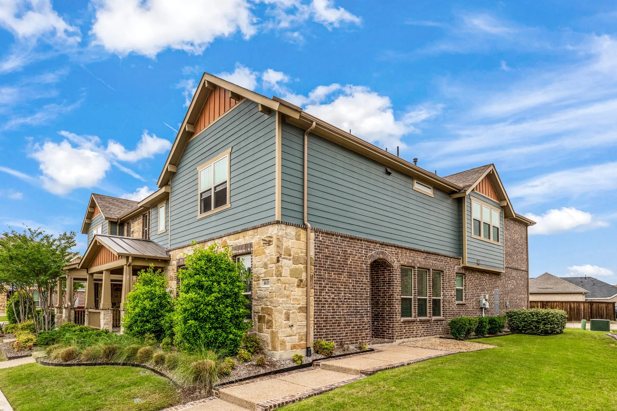 Townhouse For Sale in Tarrant County , 4611 Smokey Quartz Lane, Arlington, Texas 76005, 3 Bedroom, 3 Bathroom, 2 Garage spaces, 2,058 Sqft, built in 2020, mls#21265231, Real Estate Agent in Arlington, Homes For Sale in Tarrant county, Homes For Sale in Arlington, Realtor in Arlington Texas, Real Estate Brokerage Independent Realty Texas, Luminita Cordes Realtor