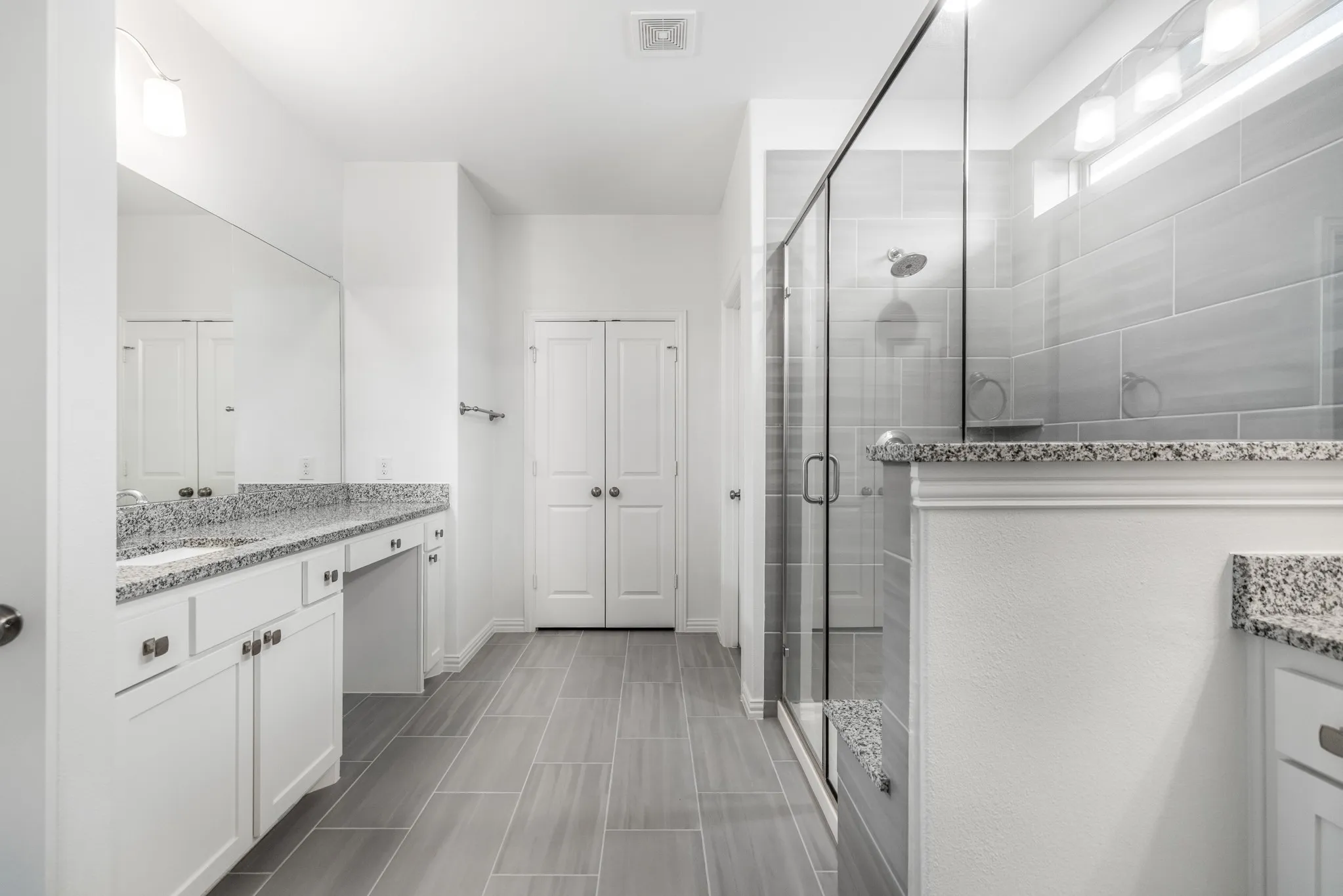 Townhouse For Sale in Tarrant County , 4611 Smokey Quartz Lane, Arlington, Texas 76005, 3 Bedroom, 3 Bathroom, 2 Garage spaces, 2,058 Sqft, built in 2020, mls#21265231, Real Estate Agent in Arlington, Homes For Sale in Tarrant county, Homes For Sale in Arlington, Realtor in Arlington Texas, Real Estate Brokerage Independent Realty Texas, Luminita Cordes Realtor