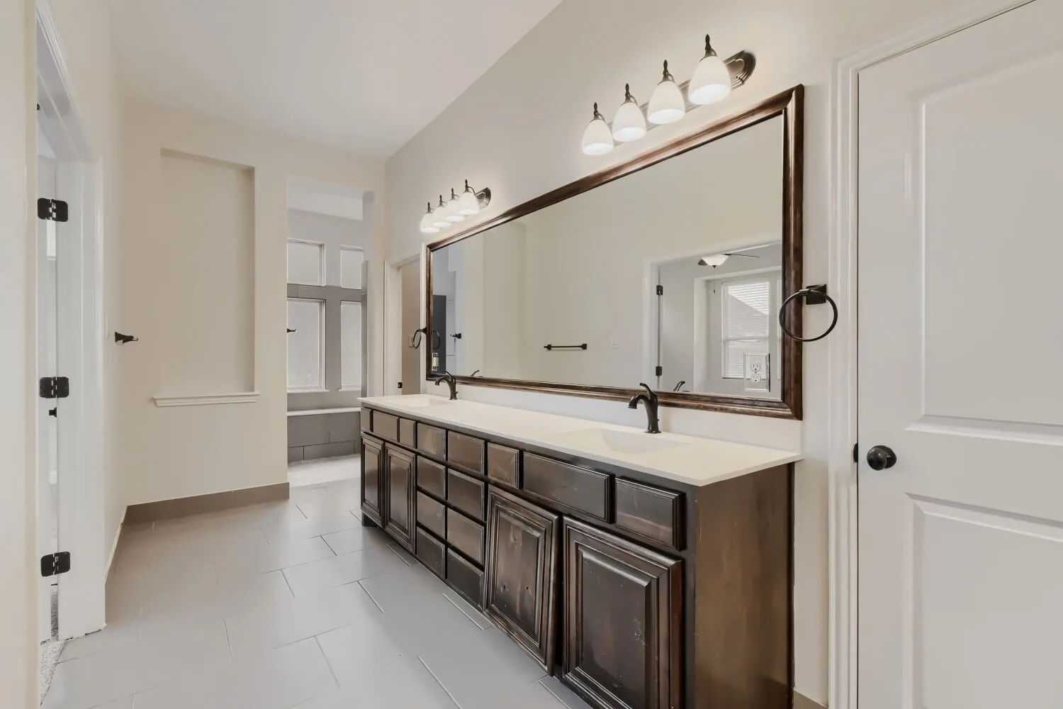 Single Family Residence For Sale in Johnson County , 138 Fairweather Drive, Burleson, Texas 76028, 5 Bedroom, 4 Bathroom, 2 Garage spaces, 3,731 Sqft, built in 2016, mls#21227821, Real Estate Agent in Burleson, Homes For Sale in Johnson county, Homes For Sale in Burleson, Realtor in Burleson Texas, Real Estate Brokerage Independent Realty Texas, Luminita Cordes Realtor