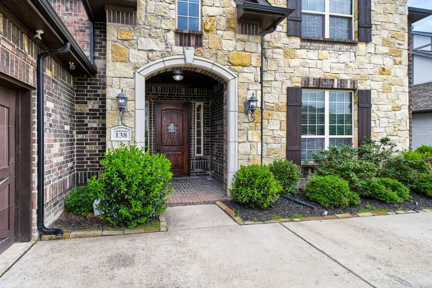 Single Family Residence For Sale in Johnson County , 138 Fairweather Drive, Burleson, Texas 76028, 5 Bedroom, 4 Bathroom, 2 Garage spaces, 3,731 Sqft, built in 2016, mls#21227821, Real Estate Agent in Burleson, Homes For Sale in Johnson county, Homes For Sale in Burleson, Realtor in Burleson Texas, Real Estate Brokerage Independent Realty Texas, Luminita Cordes Realtor