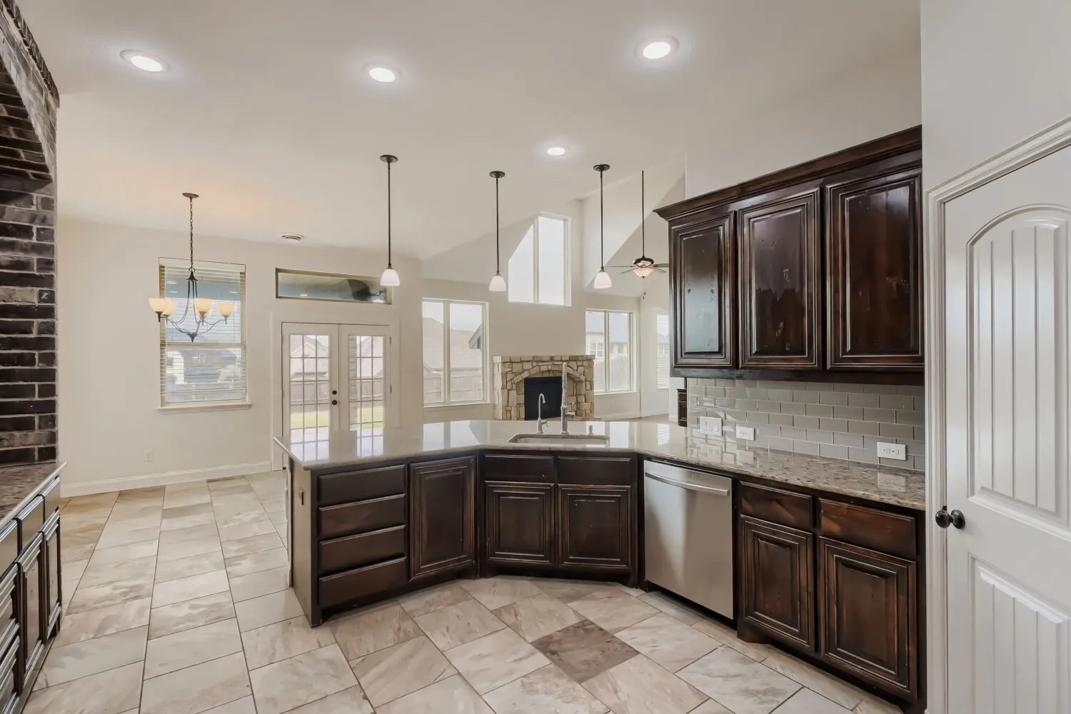 Single Family Residence For Sale in Johnson County , 138 Fairweather Drive, Burleson, Texas 76028, 5 Bedroom, 4 Bathroom, 2 Garage spaces, 3,731 Sqft, built in 2016, mls#21227821, Real Estate Agent in Burleson, Homes For Sale in Johnson county, Homes For Sale in Burleson, Realtor in Burleson Texas, Real Estate Brokerage Independent Realty Texas, Luminita Cordes Realtor