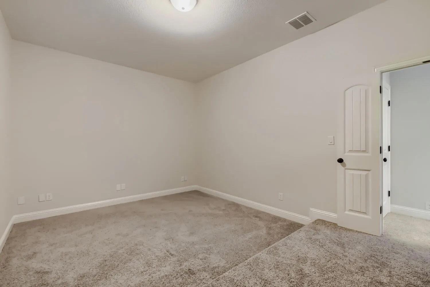 Single Family Residence For Sale in Johnson County , 138 Fairweather Drive, Burleson, Texas 76028, 5 Bedroom, 4 Bathroom, 2 Garage spaces, 3,731 Sqft, built in 2016, mls#21227821, Real Estate Agent in Burleson, Homes For Sale in Johnson county, Homes For Sale in Burleson, Realtor in Burleson Texas, Real Estate Brokerage Independent Realty Texas, Luminita Cordes Realtor