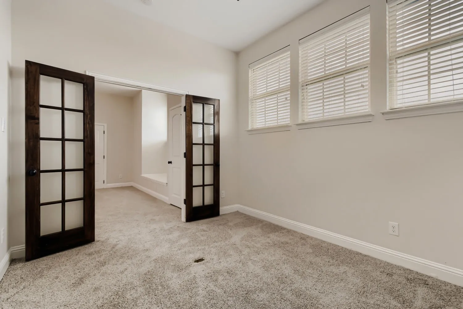 Single Family Residence For Sale in Johnson County , 138 Fairweather Drive, Burleson, Texas 76028, 5 Bedroom, 4 Bathroom, 2 Garage spaces, 3,731 Sqft, built in 2016, mls#21227821, Real Estate Agent in Burleson, Homes For Sale in Johnson county, Homes For Sale in Burleson, Realtor in Burleson Texas, Real Estate Brokerage Independent Realty Texas, Luminita Cordes Realtor