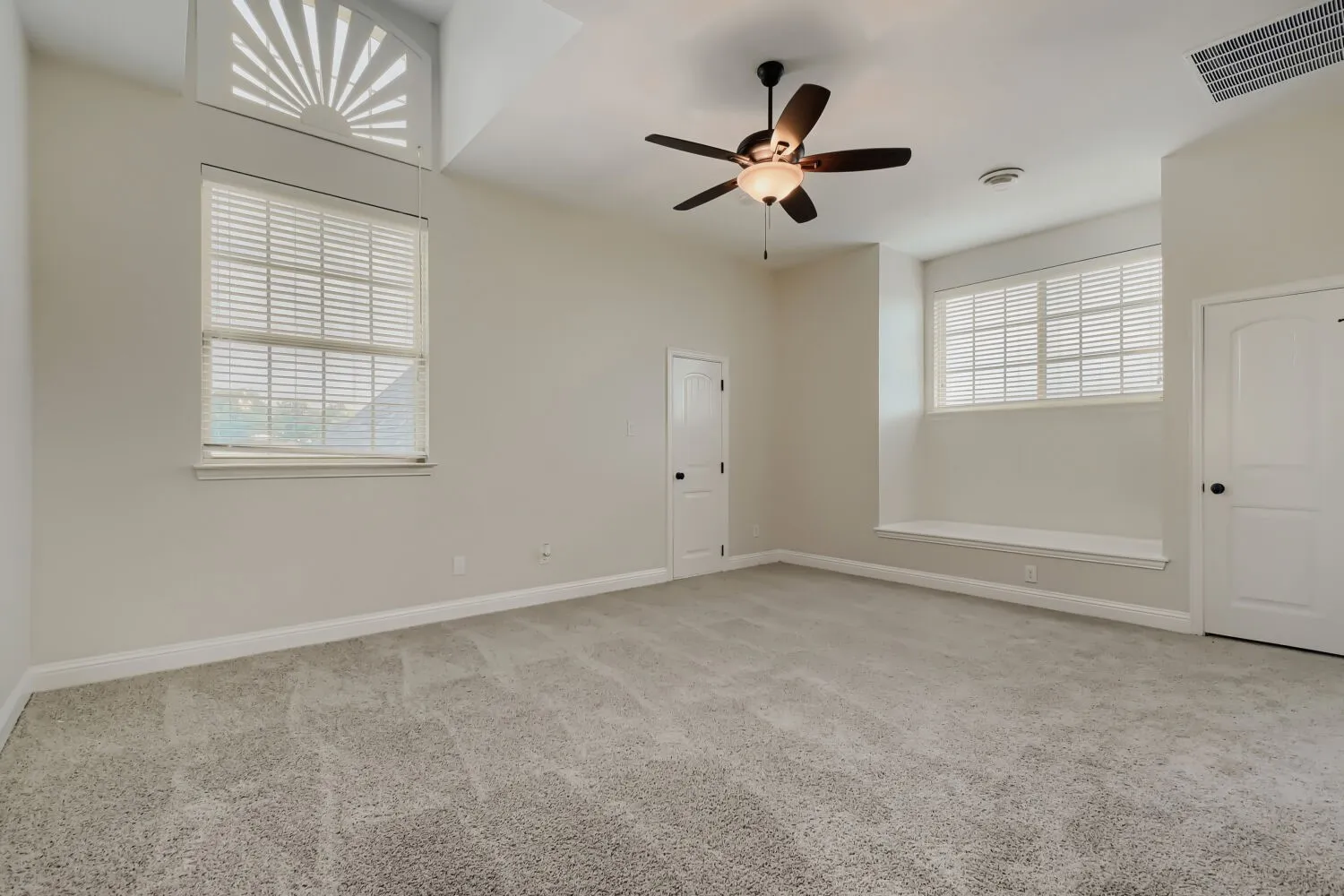 Single Family Residence For Sale in Johnson County , 138 Fairweather Drive, Burleson, Texas 76028, 5 Bedroom, 4 Bathroom, 2 Garage spaces, 3,731 Sqft, built in 2016, mls#21227821, Real Estate Agent in Burleson, Homes For Sale in Johnson county, Homes For Sale in Burleson, Realtor in Burleson Texas, Real Estate Brokerage Independent Realty Texas, Luminita Cordes Realtor