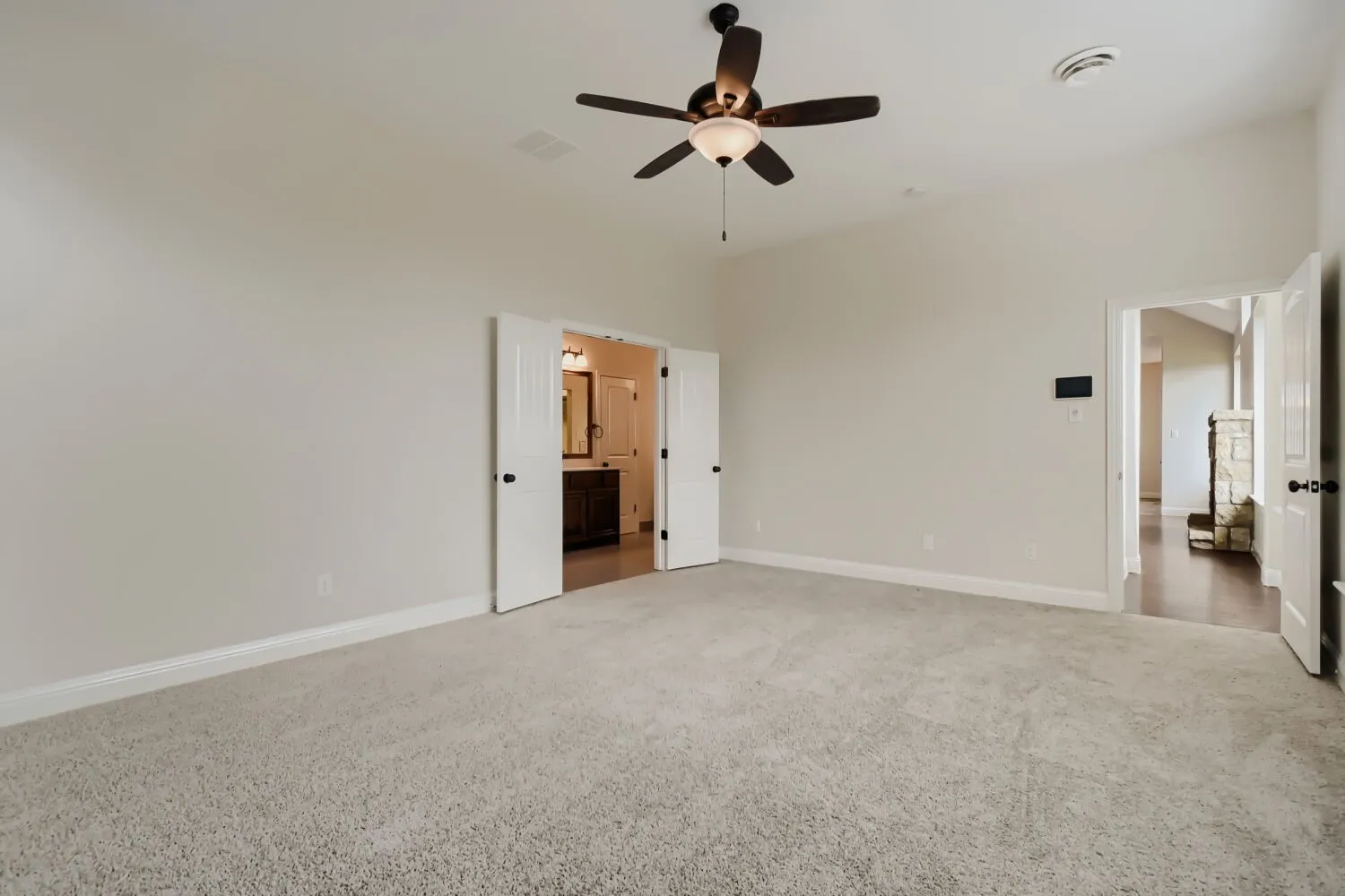 Single Family Residence For Sale in Johnson County , 138 Fairweather Drive, Burleson, Texas 76028, 5 Bedroom, 4 Bathroom, 2 Garage spaces, 3,731 Sqft, built in 2016, mls#21227821, Real Estate Agent in Burleson, Homes For Sale in Johnson county, Homes For Sale in Burleson, Realtor in Burleson Texas, Real Estate Brokerage Independent Realty Texas, Luminita Cordes Realtor