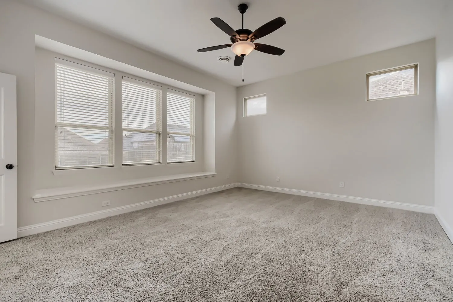 Single Family Residence For Sale in Johnson County , 138 Fairweather Drive, Burleson, Texas 76028, 5 Bedroom, 4 Bathroom, 2 Garage spaces, 3,731 Sqft, built in 2016, mls#21227821, Real Estate Agent in Burleson, Homes For Sale in Johnson county, Homes For Sale in Burleson, Realtor in Burleson Texas, Real Estate Brokerage Independent Realty Texas, Luminita Cordes Realtor