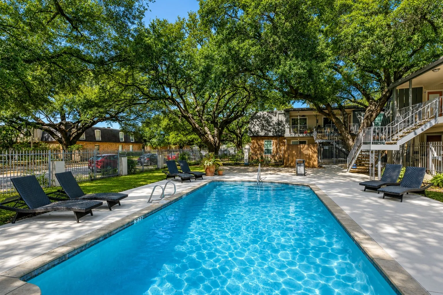 Condominium For Rent in Dallas County , 5212 Fleetwood Oaks Avenue 102, Dallas, Texas 75235, 1 Bedroom, 1 Bathroom, Garage spaces, 698 Sqft, built in 1963, mls#21265328, Real Estate Agent in Dallas, Homes For Rent in Dallas county, Homes For Rent in Dallas, Realtor in Dallas Texas, Real Estate Brokerage Independent Realty Texas, Luminita Cordes Realtor