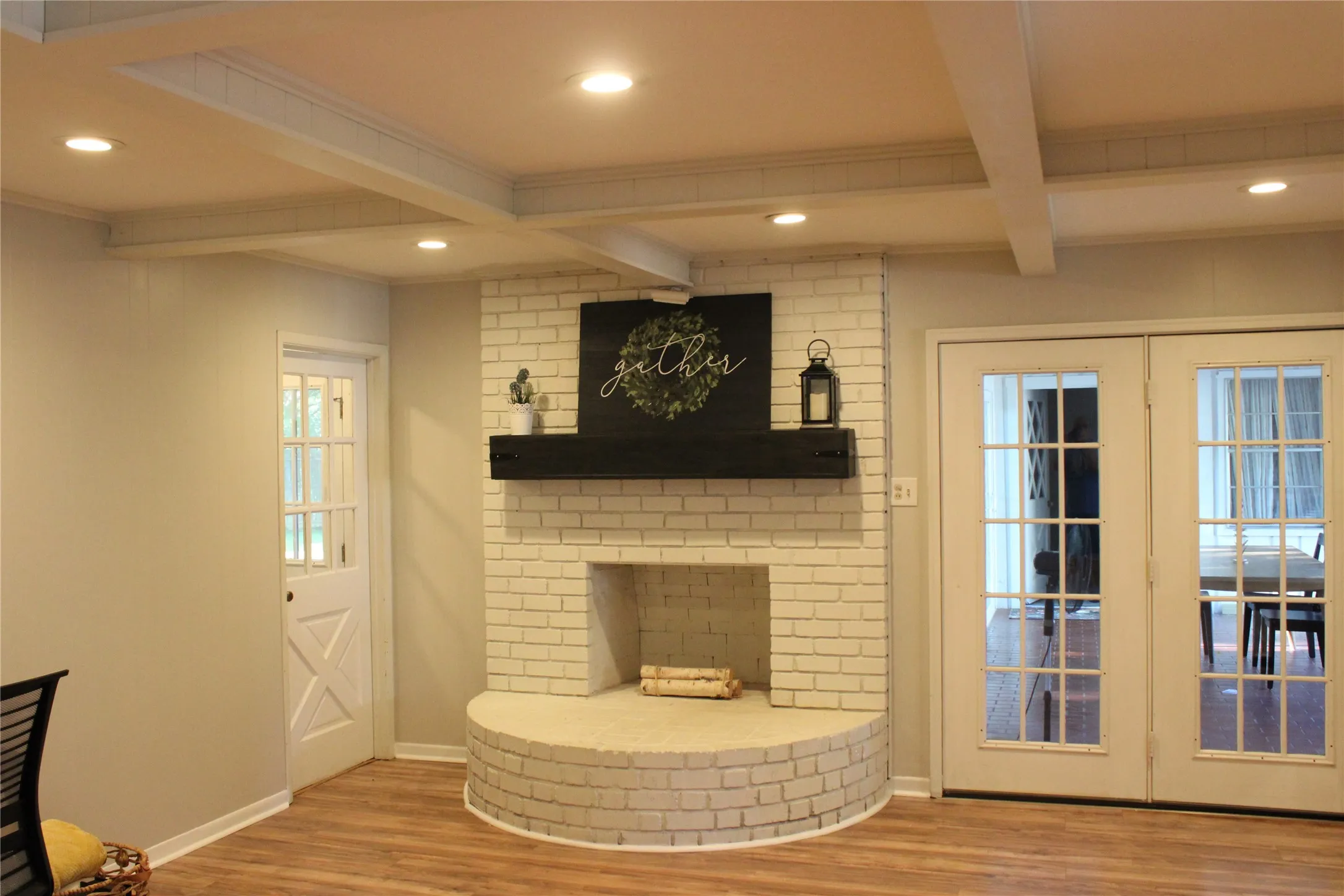Single Family Residence For Sale in Mc Lennan County , 4900 Lake Hurst Drive, Waco, Texas 76710, 4 Bedroom, 3 Bathroom, 2 Garage spaces, 2,168 Sqft, built in 1965, mls#21265338, Real Estate Agent in Waco, Homes For Sale in Mc Lennan county, Homes For Sale in Waco, Realtor in Waco Texas, Real Estate Brokerage Independent Realty Texas, Luminita Cordes Realtor