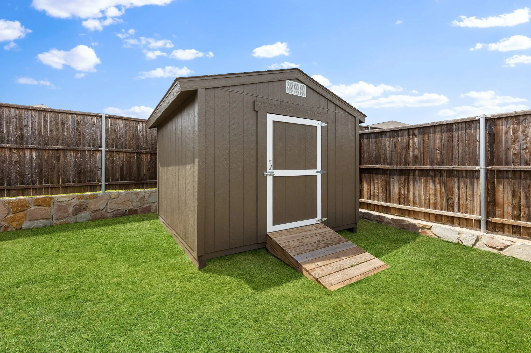 Single Family Residence For Sale in Collin County , 2320 Atlantic Avenue, Anna, Texas 75409, 4 Bedroom, 2 Bathroom, 2 Garage spaces, 2,064 Sqft, built in 2022, mls#21265320, Real Estate Agent in Anna, Homes For Sale in Collin county, Homes For Sale in Anna, Realtor in Anna Texas, Real Estate Brokerage Independent Realty Texas, Luminita Cordes Realtor
