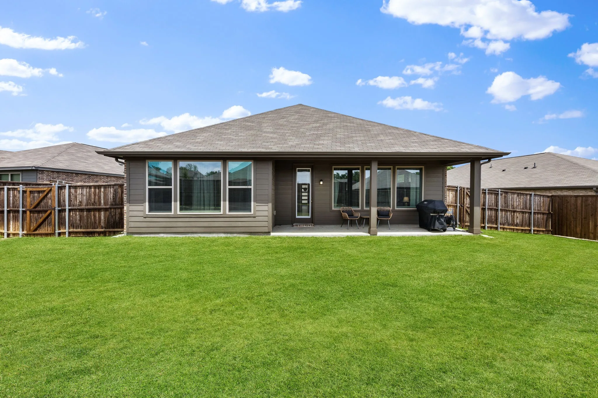Single Family Residence For Sale in Collin County , 2320 Atlantic Avenue, Anna, Texas 75409, 4 Bedroom, 2 Bathroom, 2 Garage spaces, 2,064 Sqft, built in 2022, mls#21265320, Real Estate Agent in Anna, Homes For Sale in Collin county, Homes For Sale in Anna, Realtor in Anna Texas, Real Estate Brokerage Independent Realty Texas, Luminita Cordes Realtor