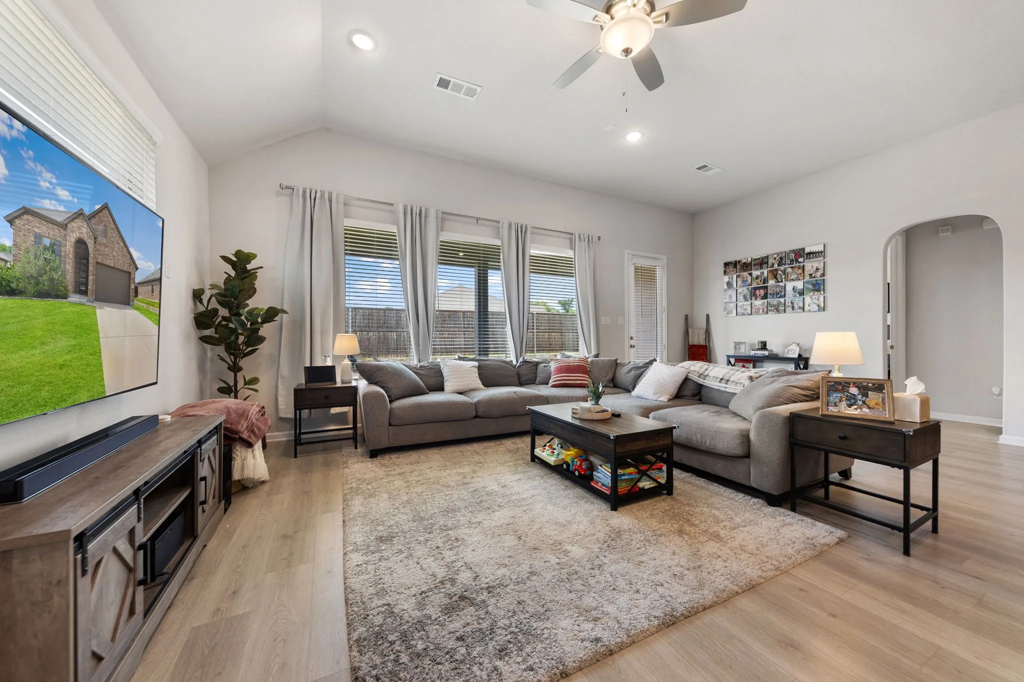 Single Family Residence For Sale in Collin County , 2320 Atlantic Avenue, Anna, Texas 75409, 4 Bedroom, 2 Bathroom, 2 Garage spaces, 2,064 Sqft, built in 2022, mls#21265320, Real Estate Agent in Anna, Homes For Sale in Collin county, Homes For Sale in Anna, Realtor in Anna Texas, Real Estate Brokerage Independent Realty Texas, Luminita Cordes Realtor