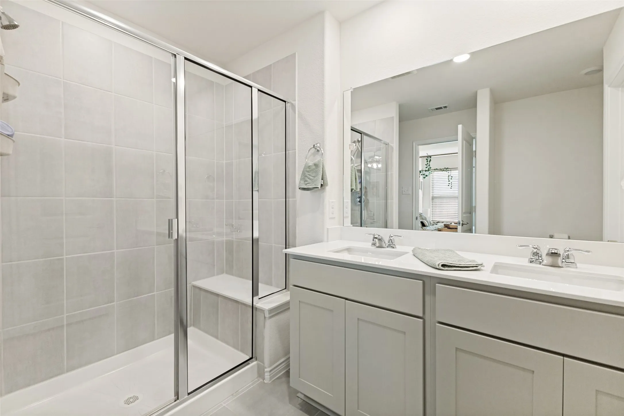 Single Family Residence For Sale in Collin County , 756 Daybreak Lane, Lavon, Texas 75166, 4 Bedrooms, 2 Bathrooms, 2 Garage spaces, 1,592 Sqft, built in 2023, Price $270,000, mls#21265355, Real Estate Agent in Lavon, Homes For Sale in Collin county, Homes For Sale in Lavon, Realtor in Lavon Texas, Real Estate Brokerage Independent Realty Texas, Luminita Cordes Realtor