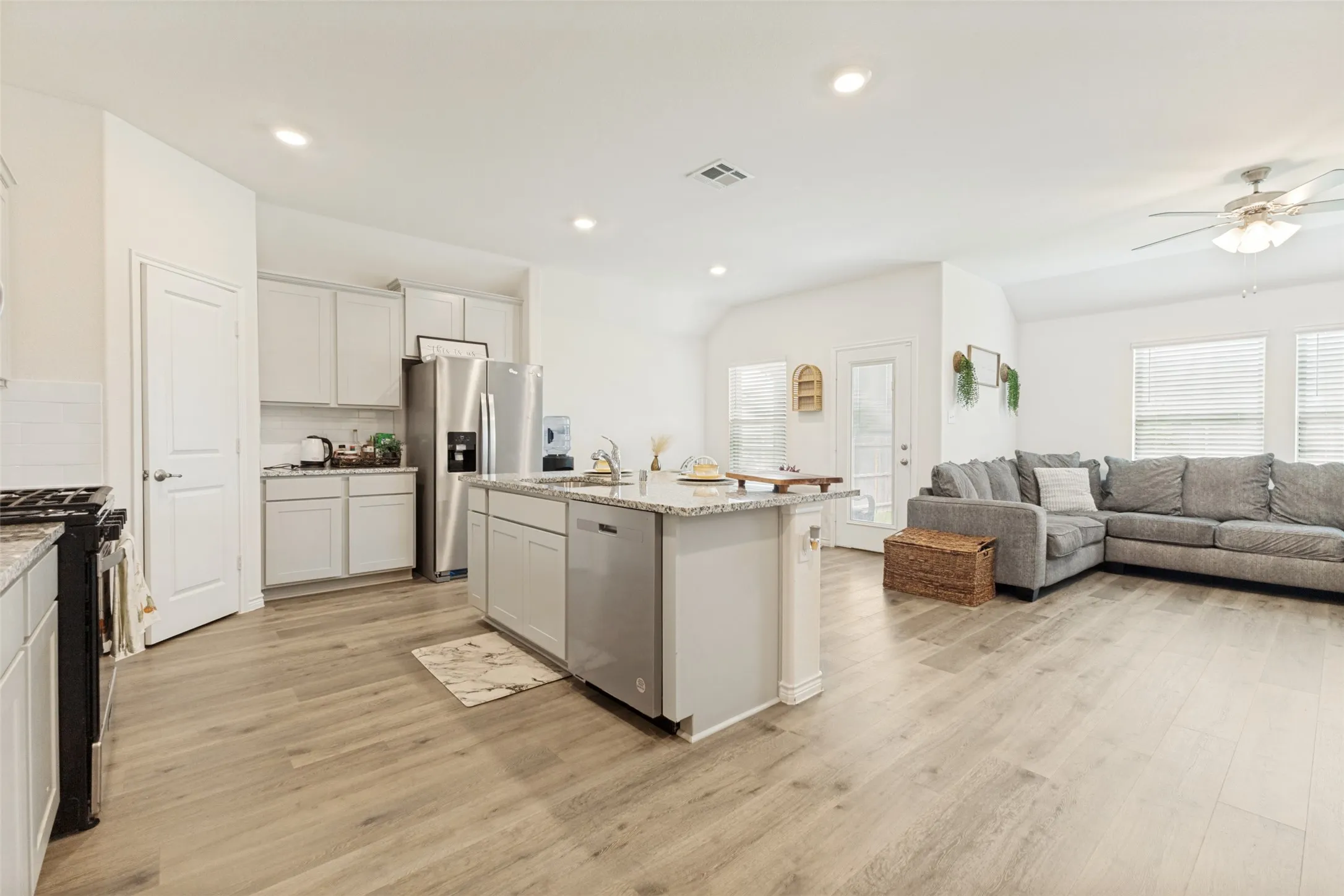 Single Family Residence For Sale in Collin County , 756 Daybreak Lane, Lavon, Texas 75166, 4 Bedrooms, 2 Bathrooms, 2 Garage spaces, 1,592 Sqft, built in 2023, Price $270,000, mls#21265355, Real Estate Agent in Lavon, Homes For Sale in Collin county, Homes For Sale in Lavon, Realtor in Lavon Texas, Real Estate Brokerage Independent Realty Texas, Luminita Cordes Realtor