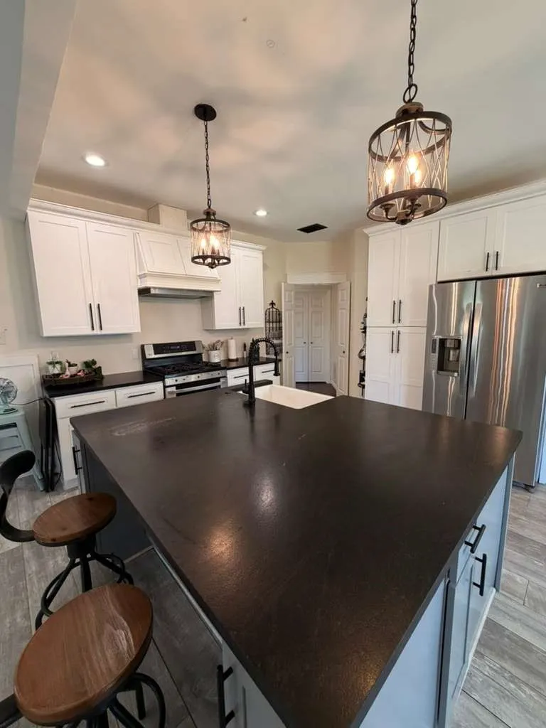 Single Family Residence For Sale in Dallas County , 906 busby, Cedar Hill, Texas 75104, 3 Bedrooms, 2 Bathrooms, 2 Garage spaces, 2,190 Sqft, built in 1991, Price $335,000, mls#21265360, Real Estate Agent in Cedar Hill, Homes For Sale in Dallas county, Homes For Sale in Cedar Hill, Realtor in Cedar Hill Texas, Real Estate Brokerage Independent Realty Texas, Luminita Cordes Realtor