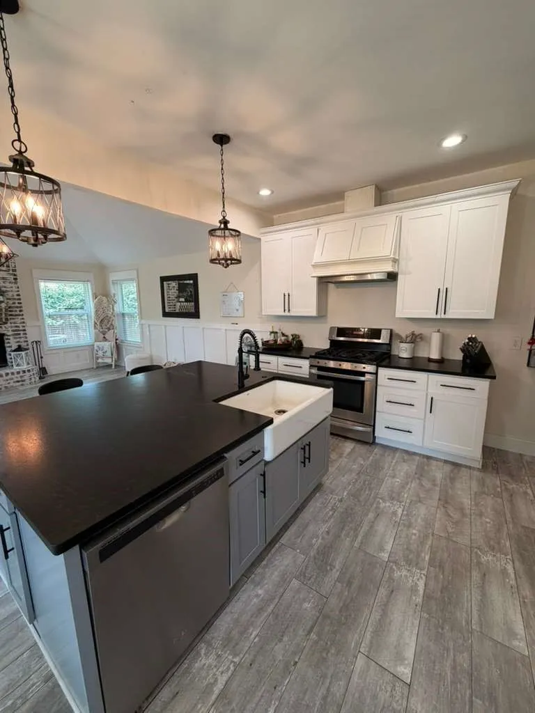 Single Family Residence For Sale in Dallas County , 906 busby, Cedar Hill, Texas 75104, 3 Bedrooms, 2 Bathrooms, 2 Garage spaces, 2,190 Sqft, built in 1991, Price $335,000, mls#21265360, Real Estate Agent in Cedar Hill, Homes For Sale in Dallas county, Homes For Sale in Cedar Hill, Realtor in Cedar Hill Texas, Real Estate Brokerage Independent Realty Texas, Luminita Cordes Realtor