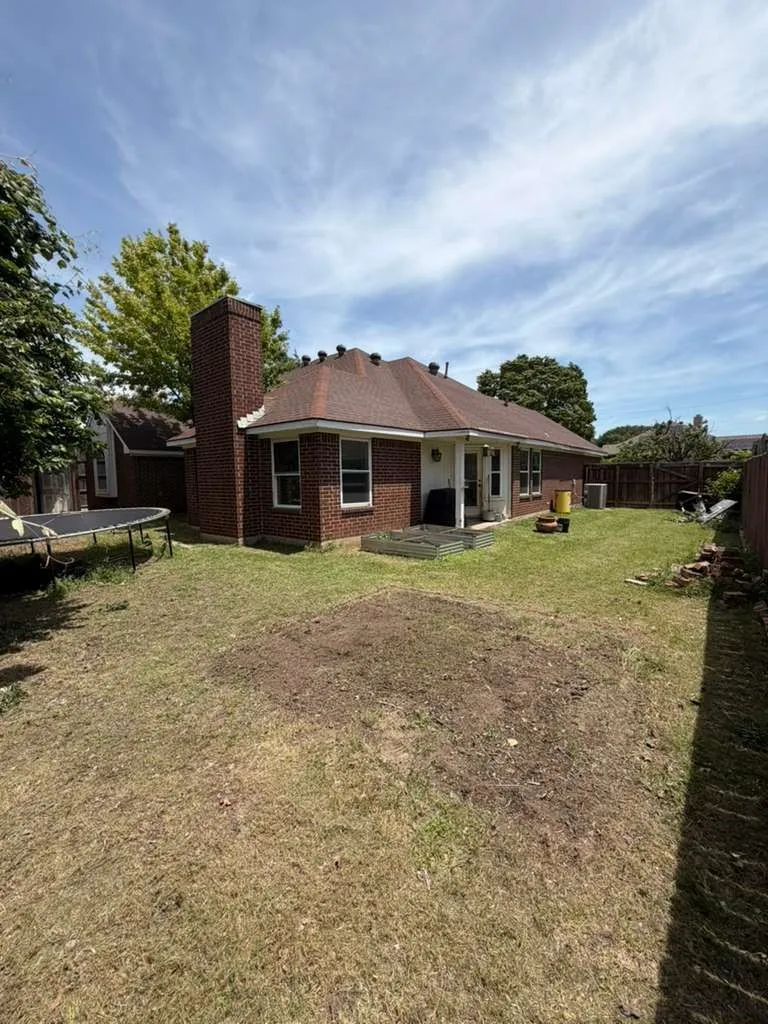 Single Family Residence For Sale in Dallas County , 906 busby, Cedar Hill, Texas 75104, 3 Bedrooms, 2 Bathrooms, 2 Garage spaces, 2,190 Sqft, built in 1991, Price $335,000, mls#21265360, Real Estate Agent in Cedar Hill, Homes For Sale in Dallas county, Homes For Sale in Cedar Hill, Realtor in Cedar Hill Texas, Real Estate Brokerage Independent Realty Texas, Luminita Cordes Realtor