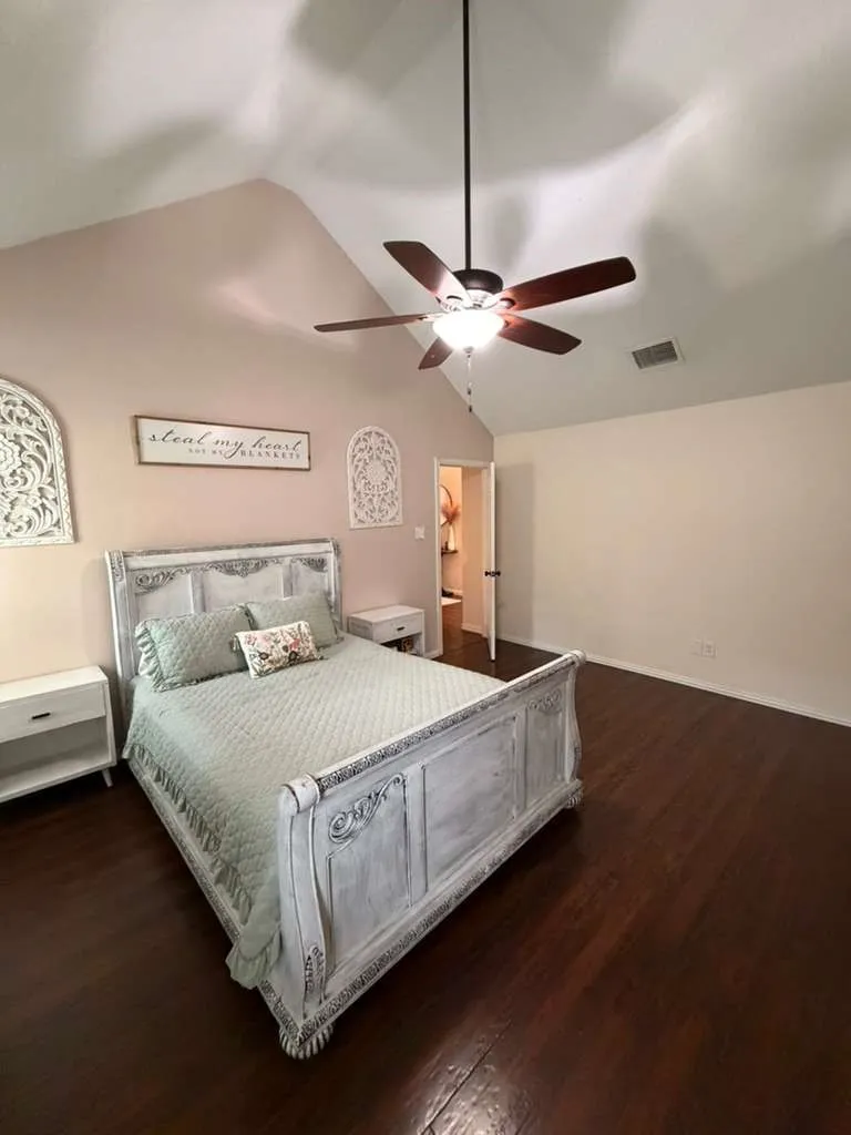 Single Family Residence For Sale in Dallas County , 906 busby, Cedar Hill, Texas 75104, 3 Bedrooms, 2 Bathrooms, 2 Garage spaces, 2,190 Sqft, built in 1991, Price $335,000, mls#21265360, Real Estate Agent in Cedar Hill, Homes For Sale in Dallas county, Homes For Sale in Cedar Hill, Realtor in Cedar Hill Texas, Real Estate Brokerage Independent Realty Texas, Luminita Cordes Realtor
