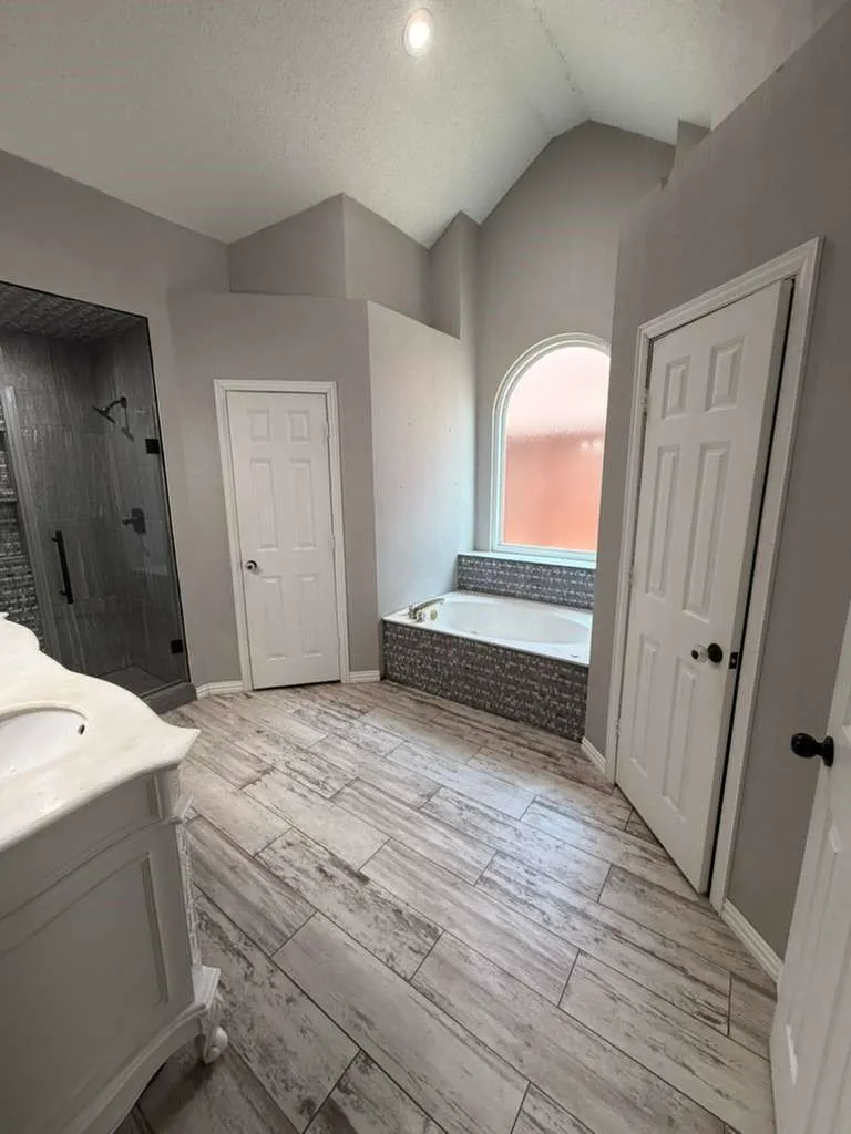 Single Family Residence For Sale in Dallas County , 906 busby, Cedar Hill, Texas 75104, 3 Bedrooms, 2 Bathrooms, 2 Garage spaces, 2,190 Sqft, built in 1991, Price $335,000, mls#21265360, Real Estate Agent in Cedar Hill, Homes For Sale in Dallas county, Homes For Sale in Cedar Hill, Realtor in Cedar Hill Texas, Real Estate Brokerage Independent Realty Texas, Luminita Cordes Realtor