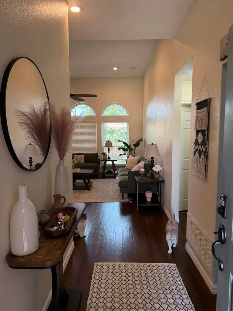 Single Family Residence For Sale in Dallas County , 906 busby, Cedar Hill, Texas 75104, 3 Bedrooms, 2 Bathrooms, 2 Garage spaces, 2,190 Sqft, built in 1991, Price $335,000, mls#21265360, Real Estate Agent in Cedar Hill, Homes For Sale in Dallas county, Homes For Sale in Cedar Hill, Realtor in Cedar Hill Texas, Real Estate Brokerage Independent Realty Texas, Luminita Cordes Realtor